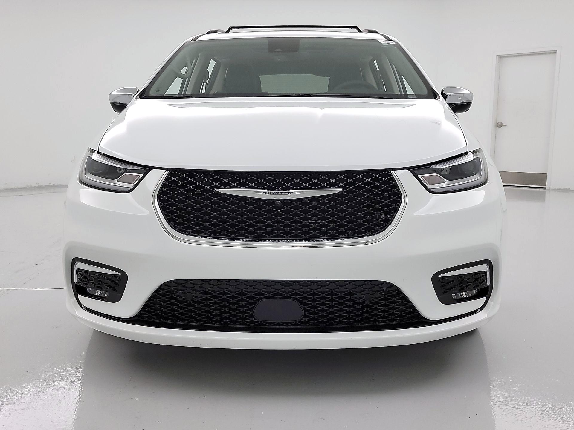 Thumbnail: 2023 Chrysler Pacifica - 2