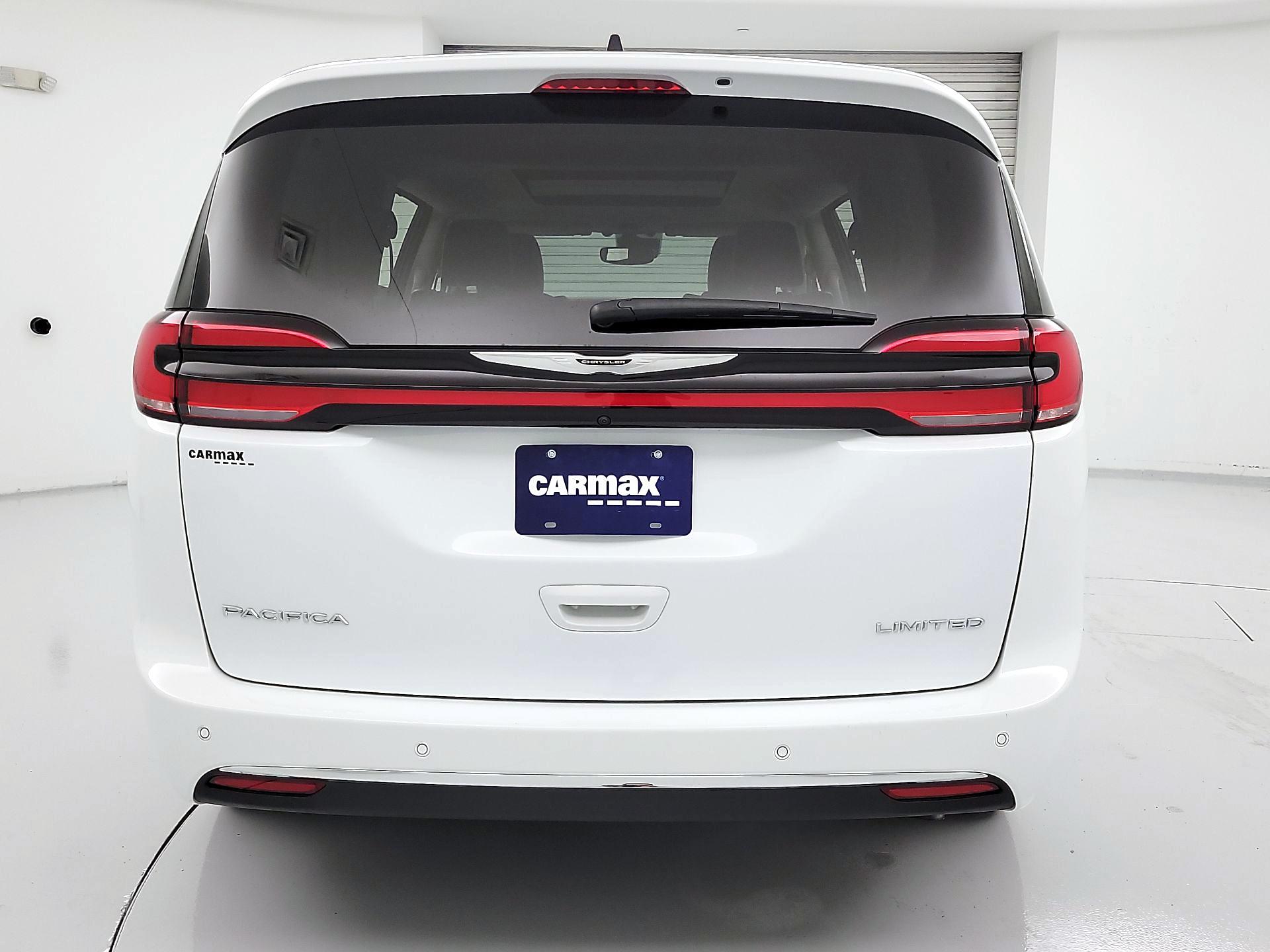 Thumbnail: 2023 Chrysler Pacifica - 6