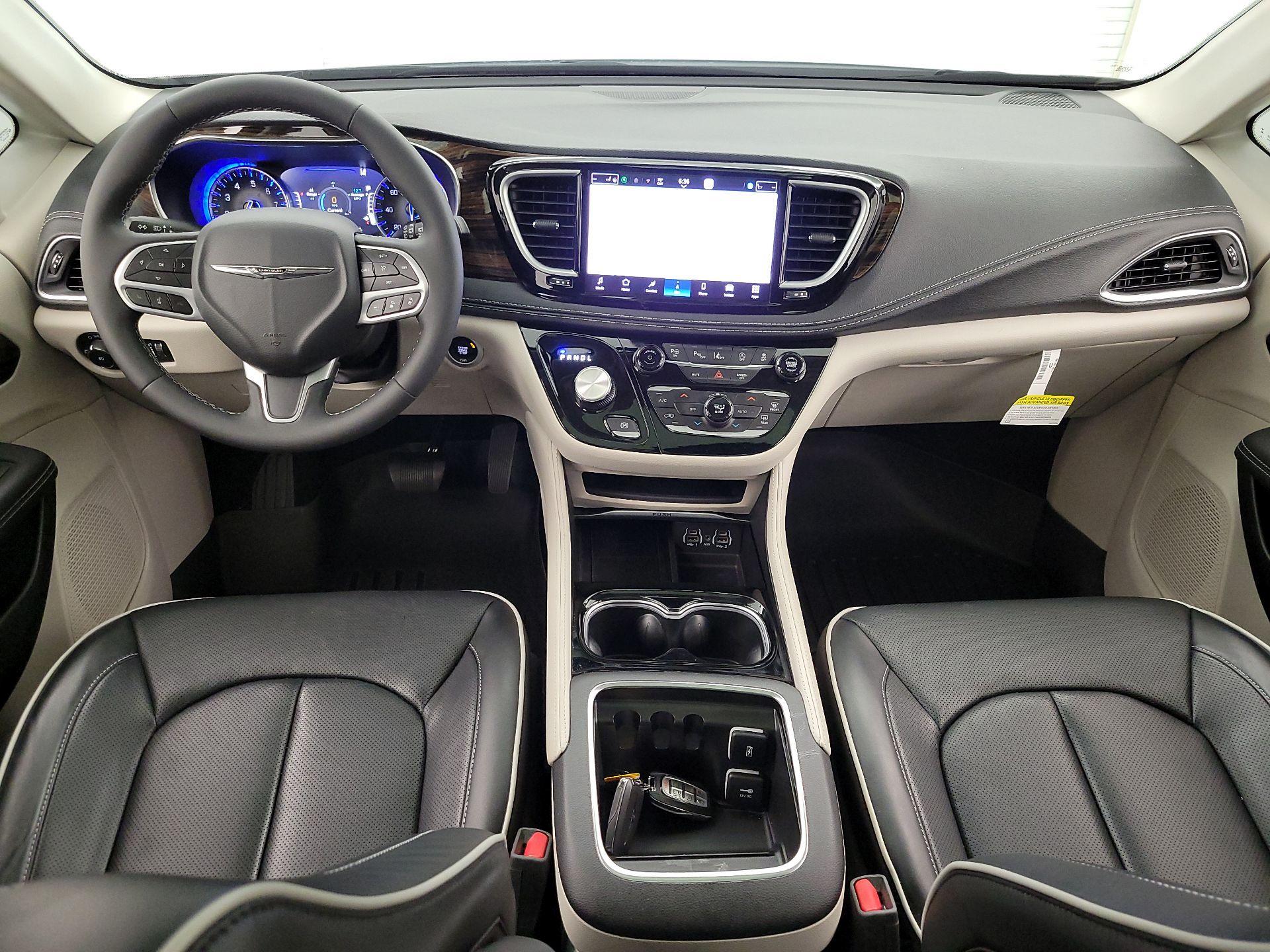 Thumbnail: 2023 Chrysler Pacifica - 8