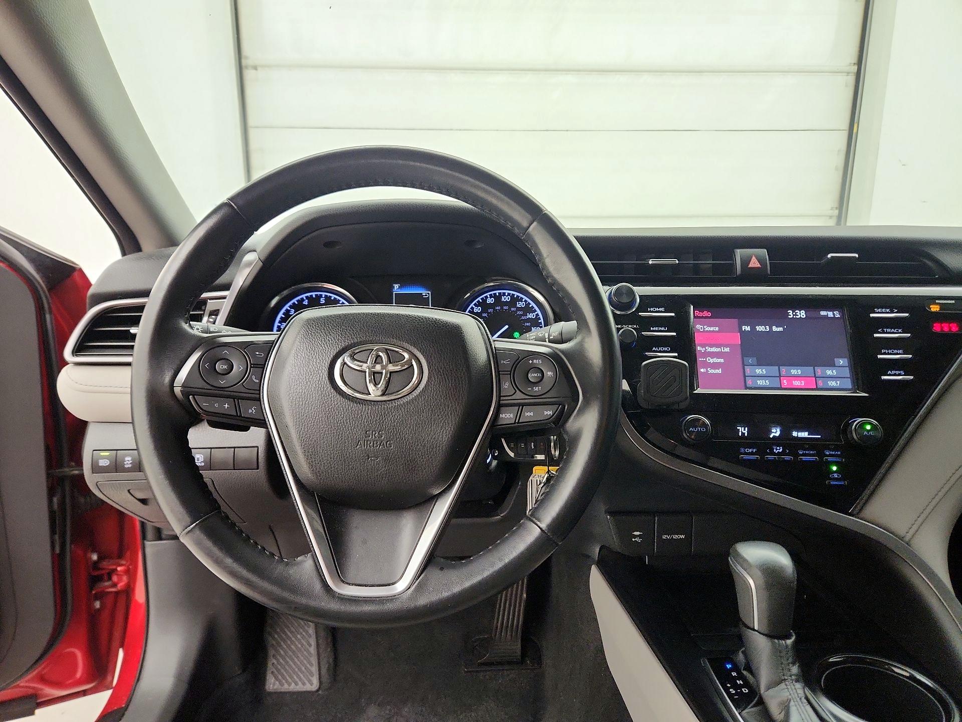 Thumbnail: 2019 Toyota Camry - 10