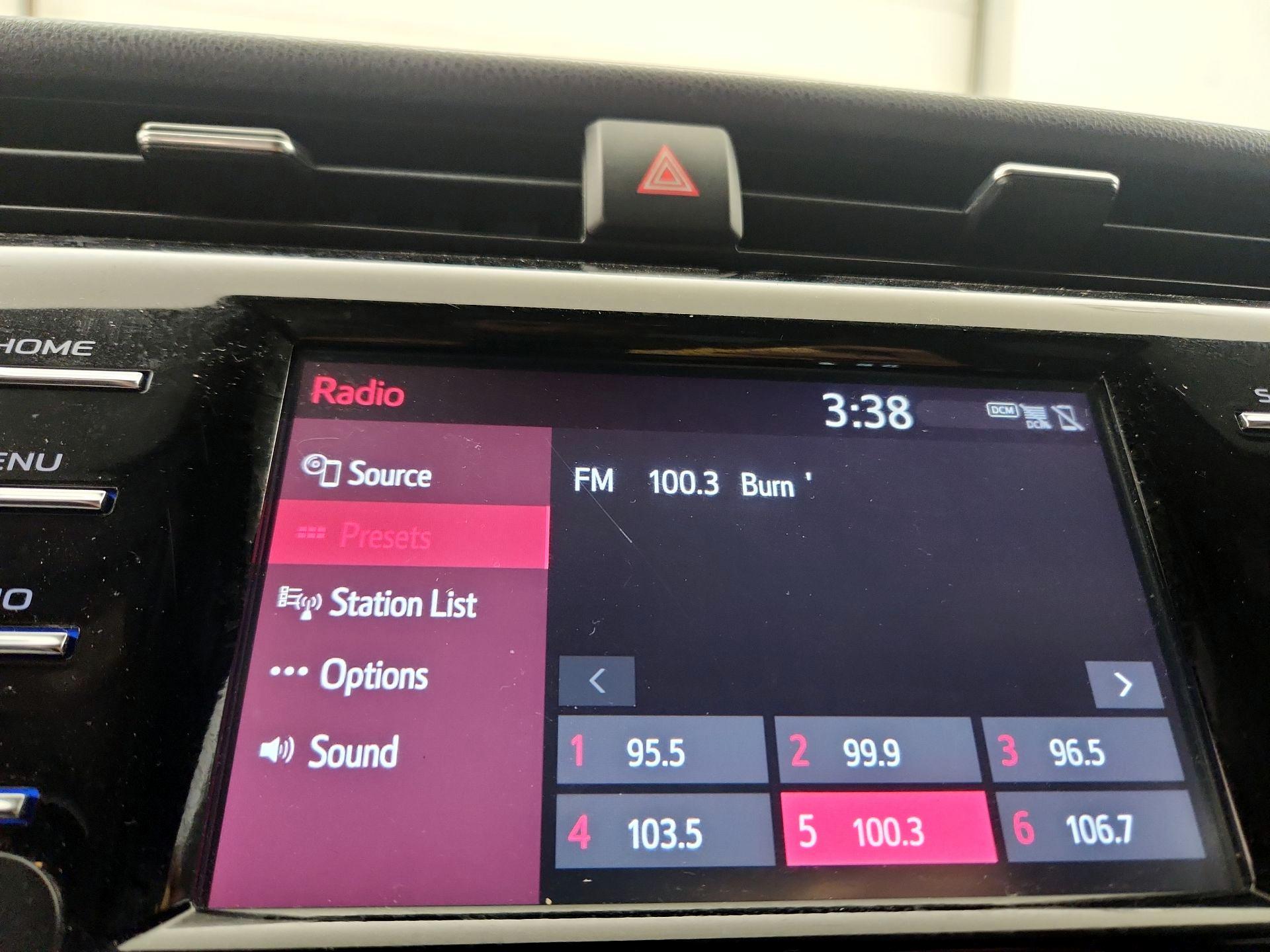 Thumbnail: 2019 Toyota Camry - 15