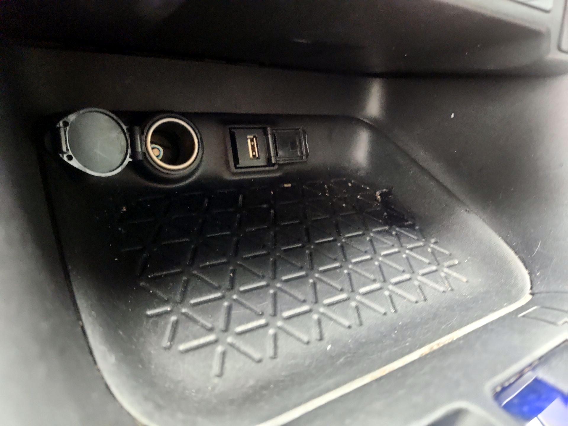 Thumbnail: 2022 Toyota RAV4 - 18