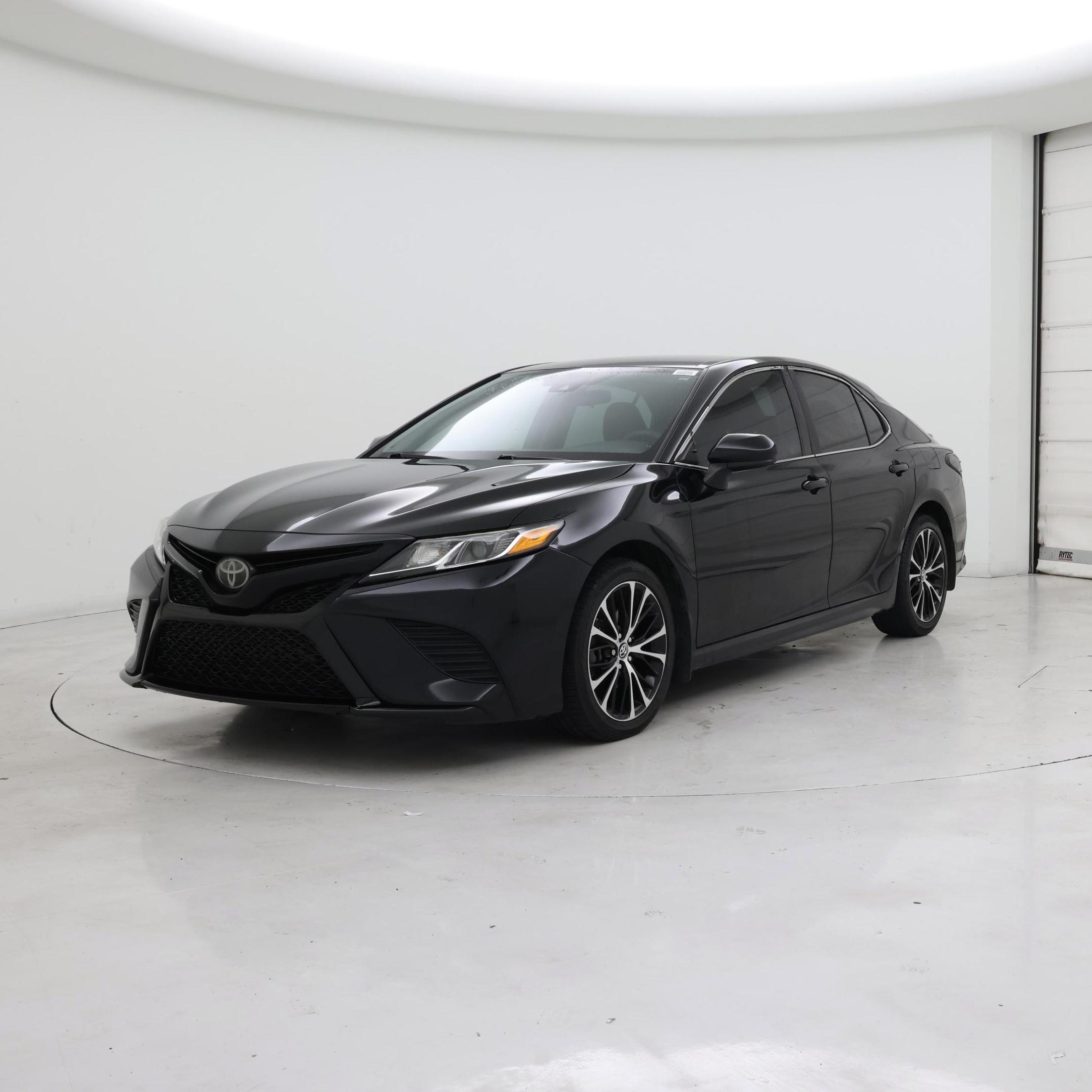 Thumbnail: 2018 Toyota Camry - 4