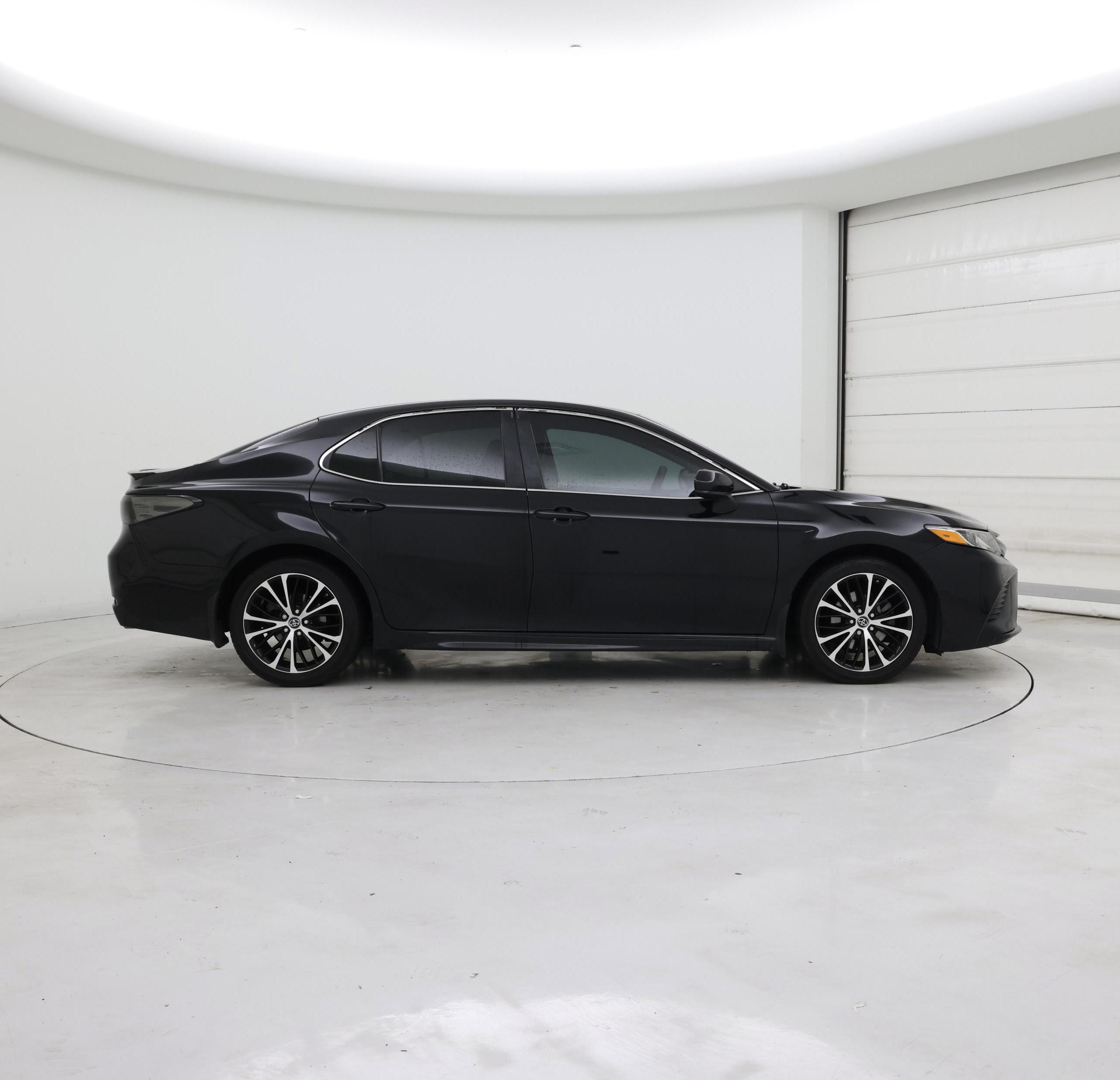 Thumbnail: 2018 Toyota Camry - 7