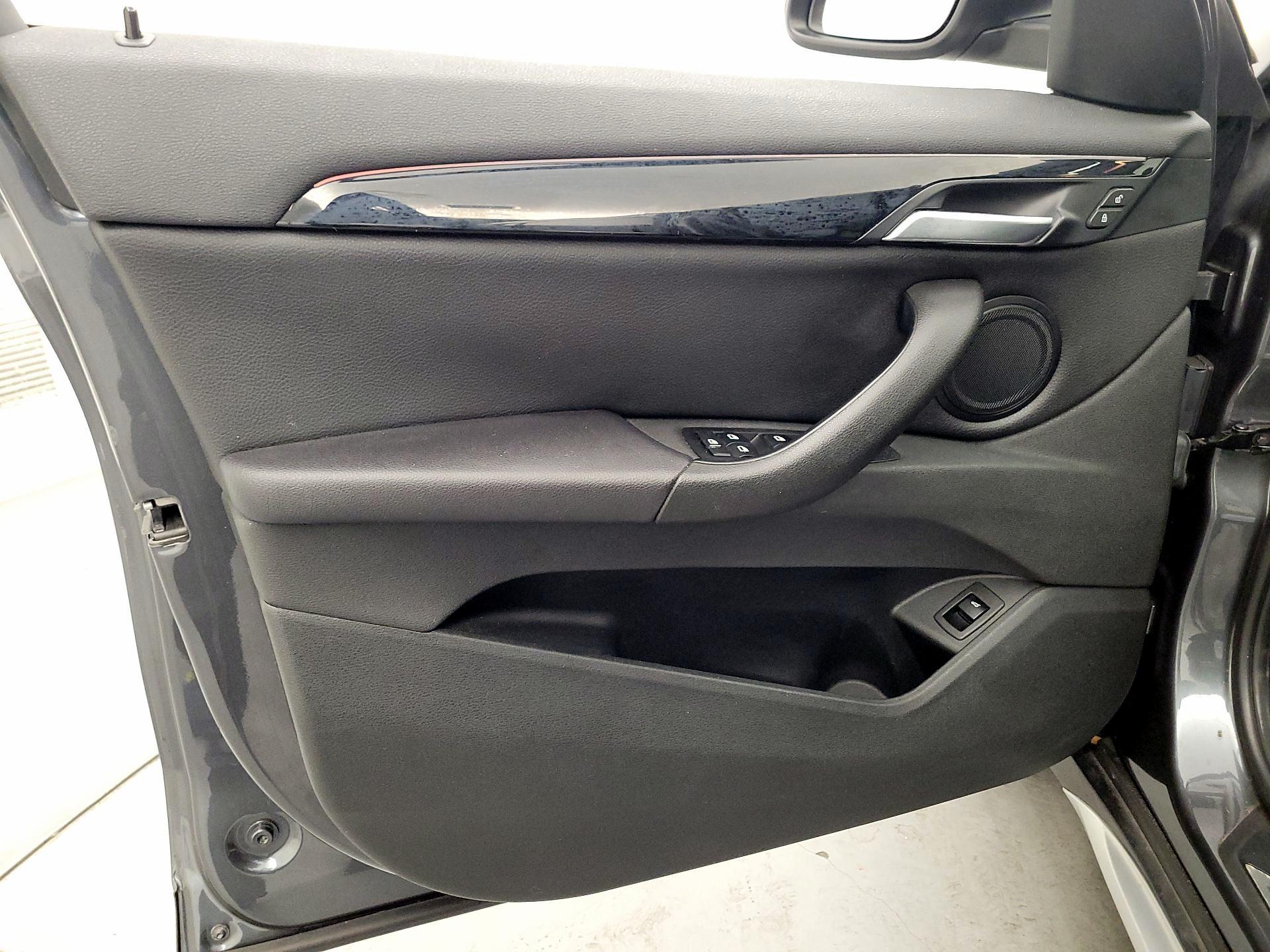 Thumbnail: 2017 BMW X1 - 12