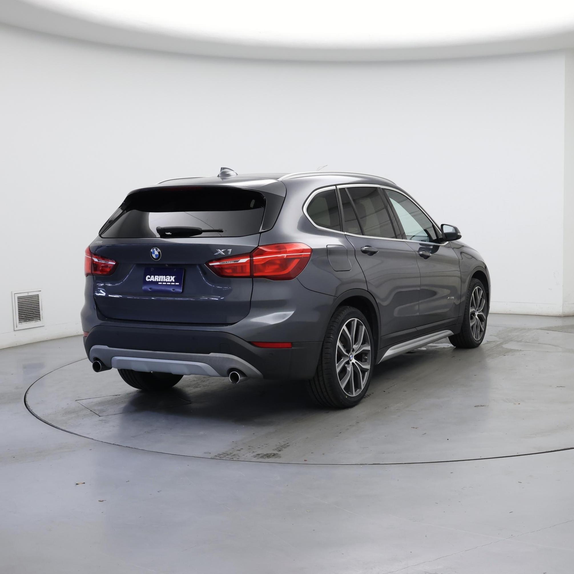 Thumbnail: 2017 BMW X1 - 8