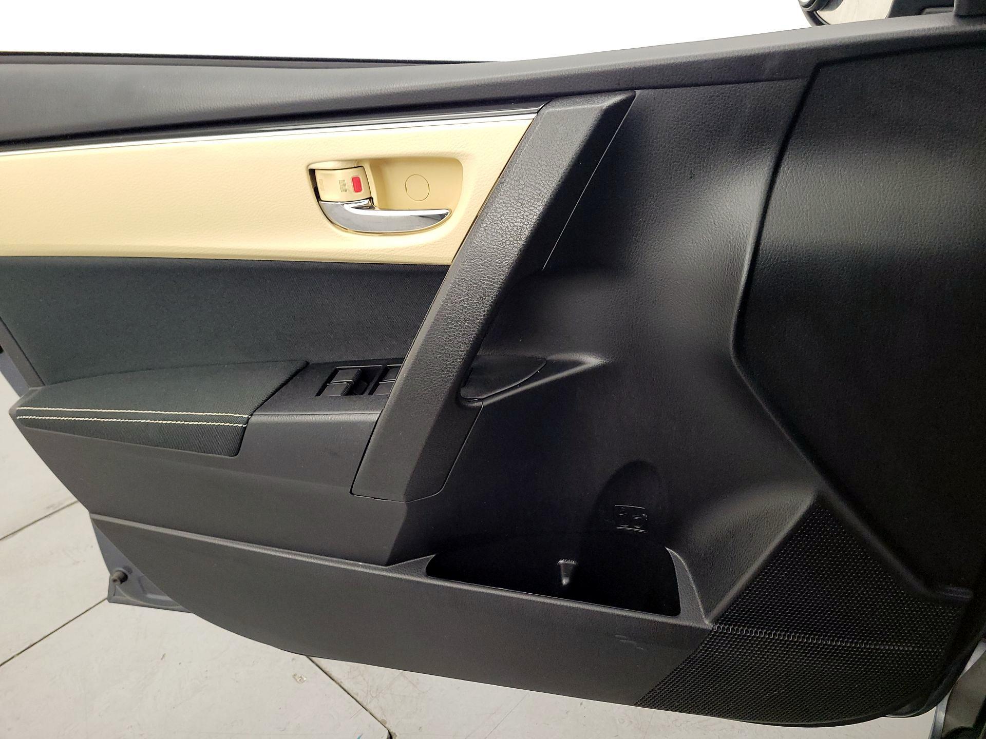 Thumbnail: 2018 Toyota Corolla - 12