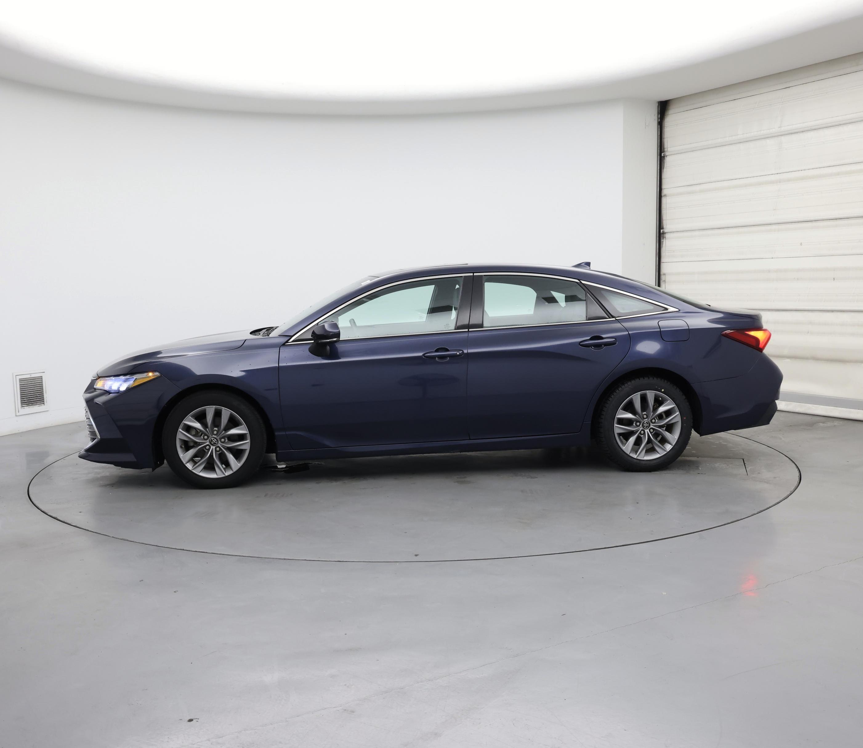 Thumbnail: 2019 Toyota Avalon - 3