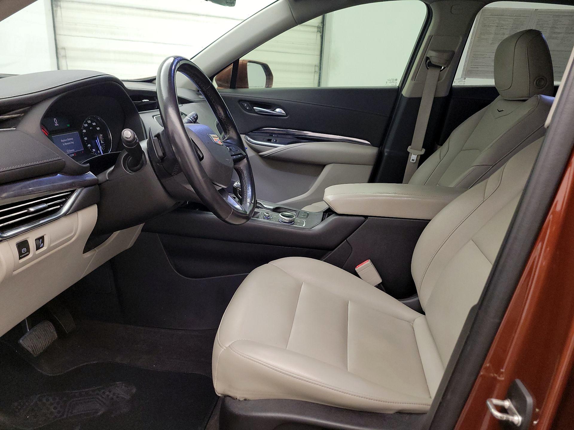 Thumbnail: 2019 Cadillac XT4 - 11