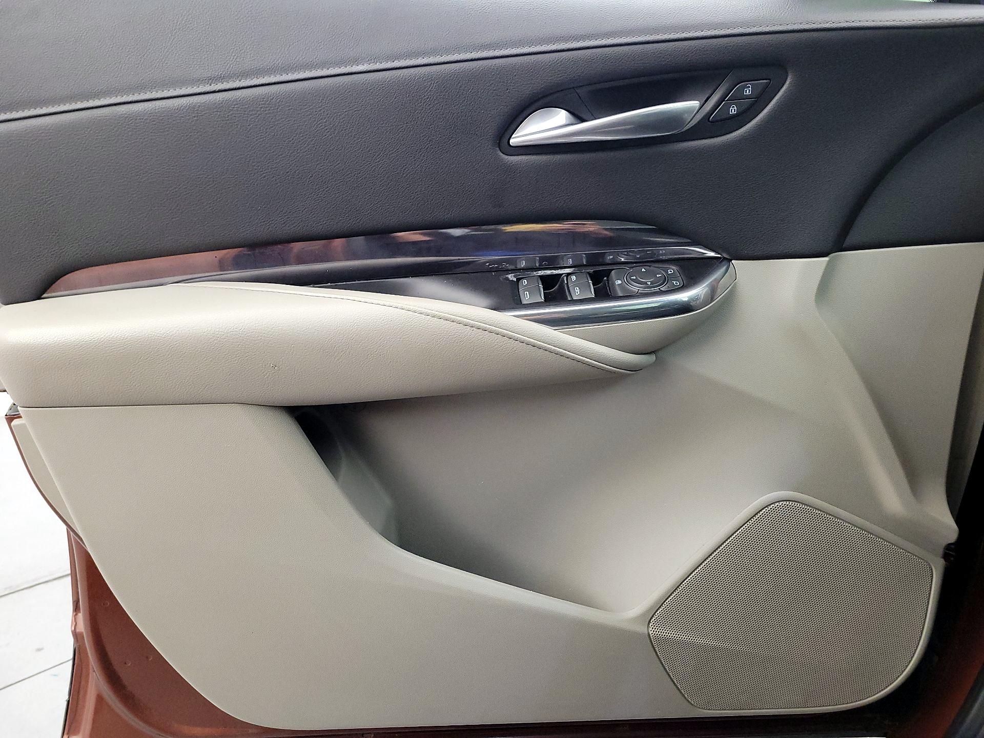 Thumbnail: 2019 Cadillac XT4 - 12