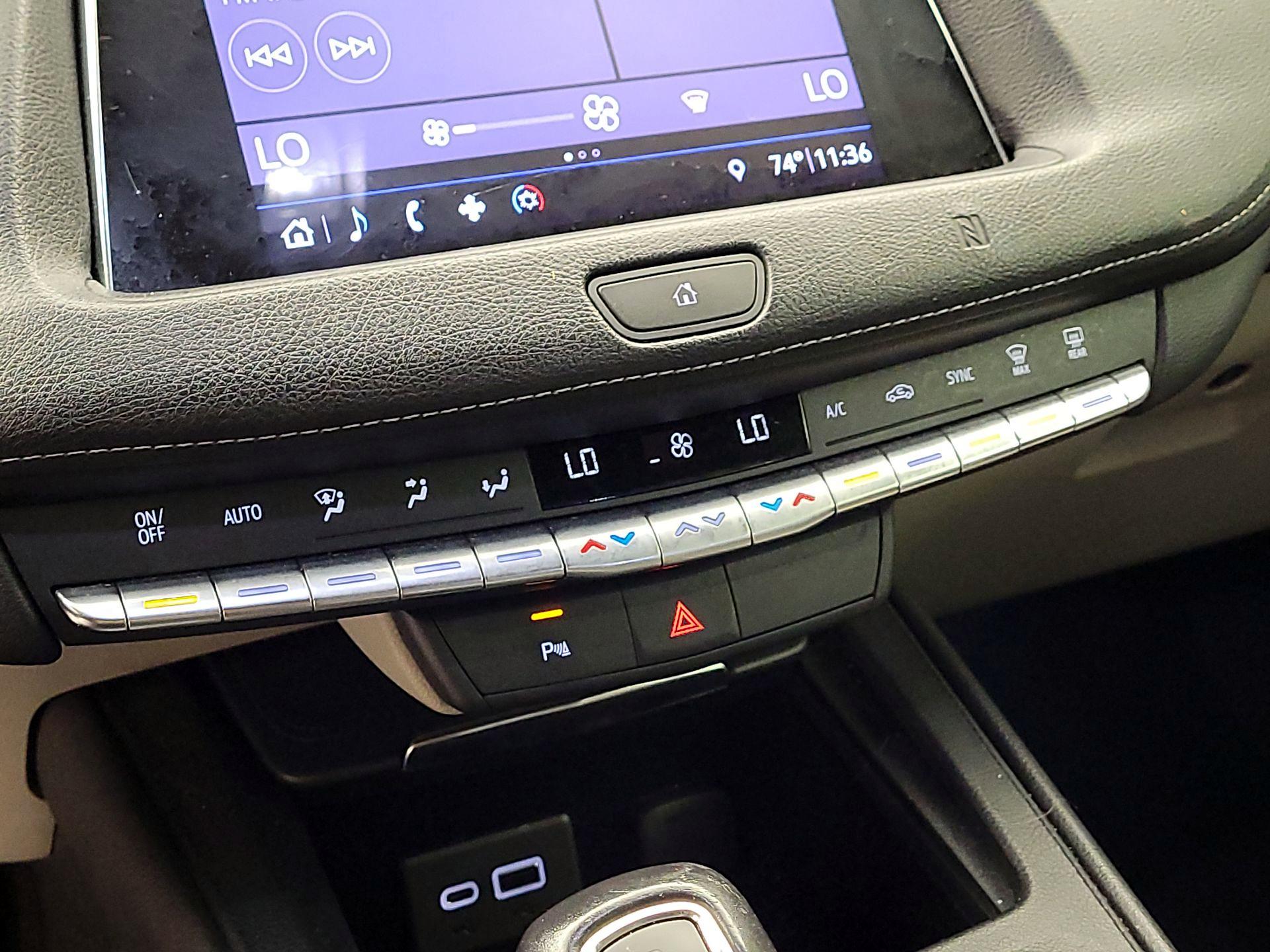 Thumbnail: 2019 Cadillac XT4 - 16