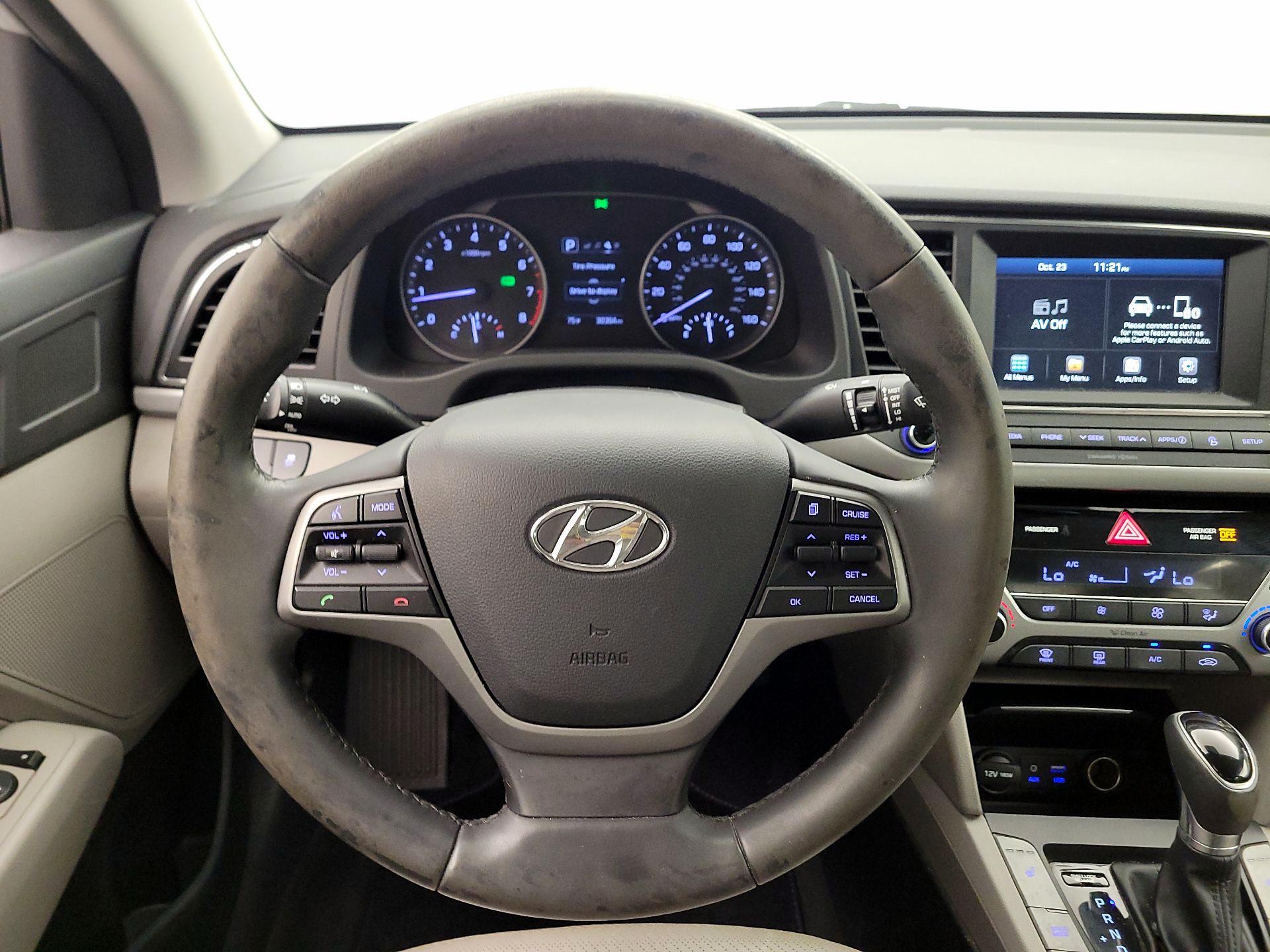 Thumbnail: 2017 Hyundai Elantra - 10