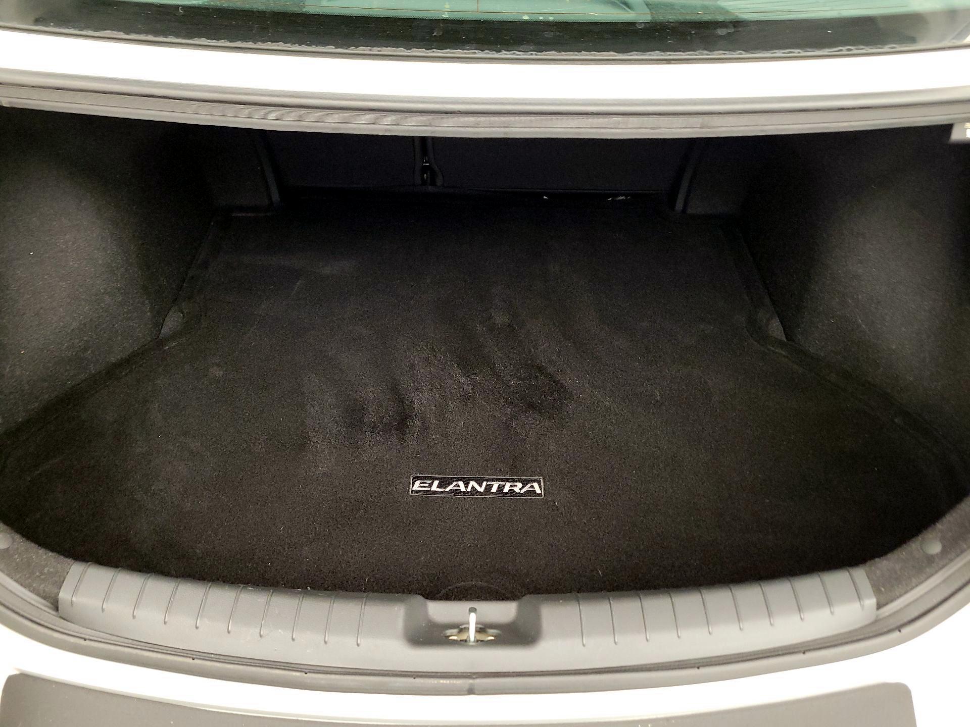 Thumbnail: 2017 Hyundai Elantra - 20