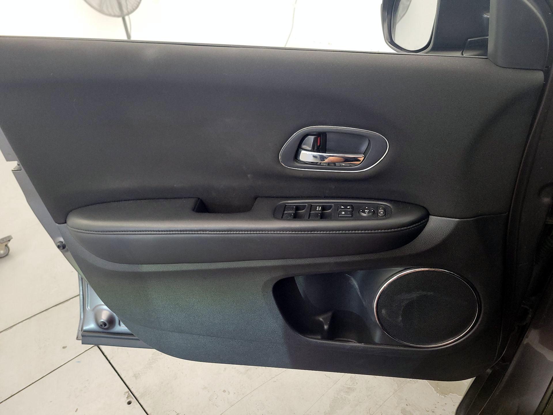 Thumbnail: 2016 Honda HR-V - 12