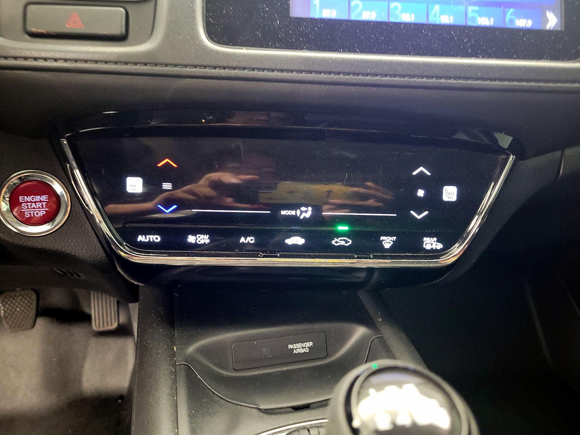 Thumbnail: 2016 Honda HR-V - 16