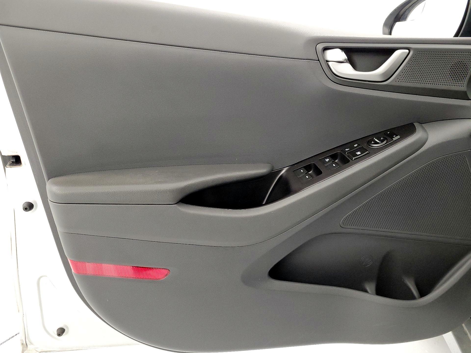 Thumbnail: 2019 Hyundai Ioniq - 12