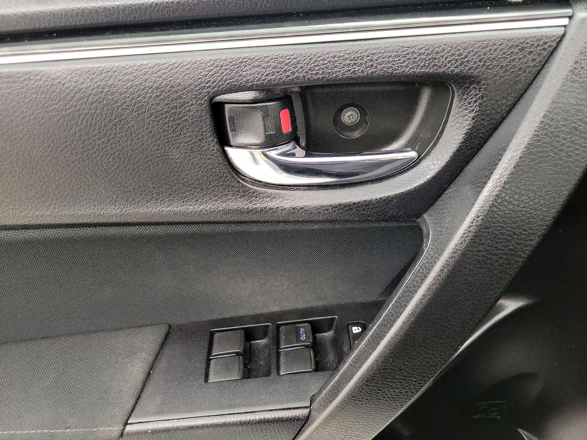 Thumbnail: 2017 Toyota Corolla - 12