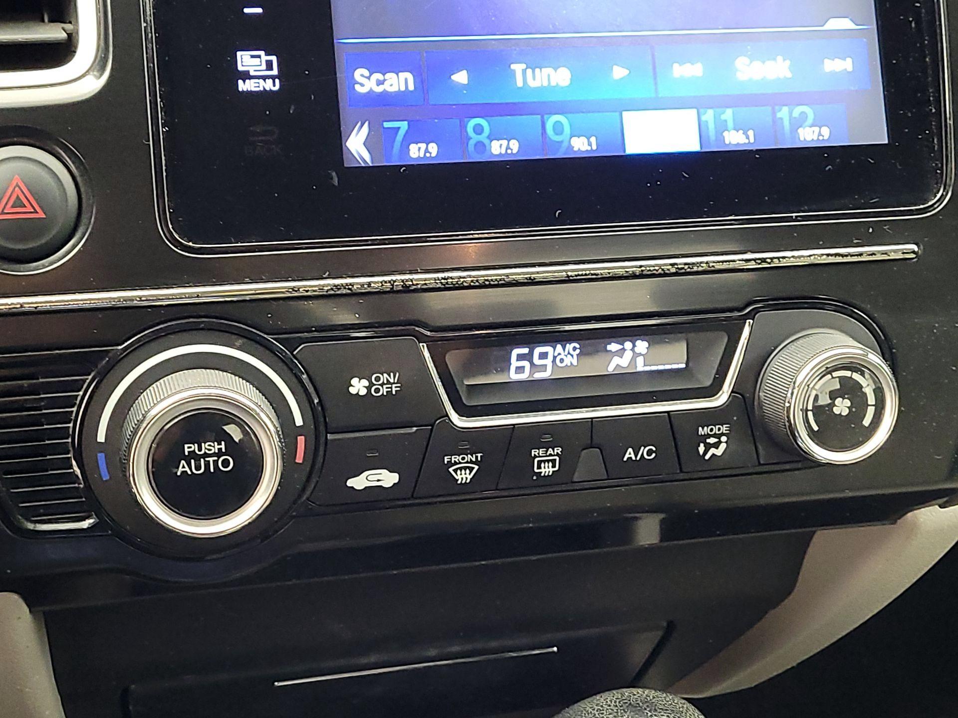 Thumbnail: 2015 Honda Civic - 16