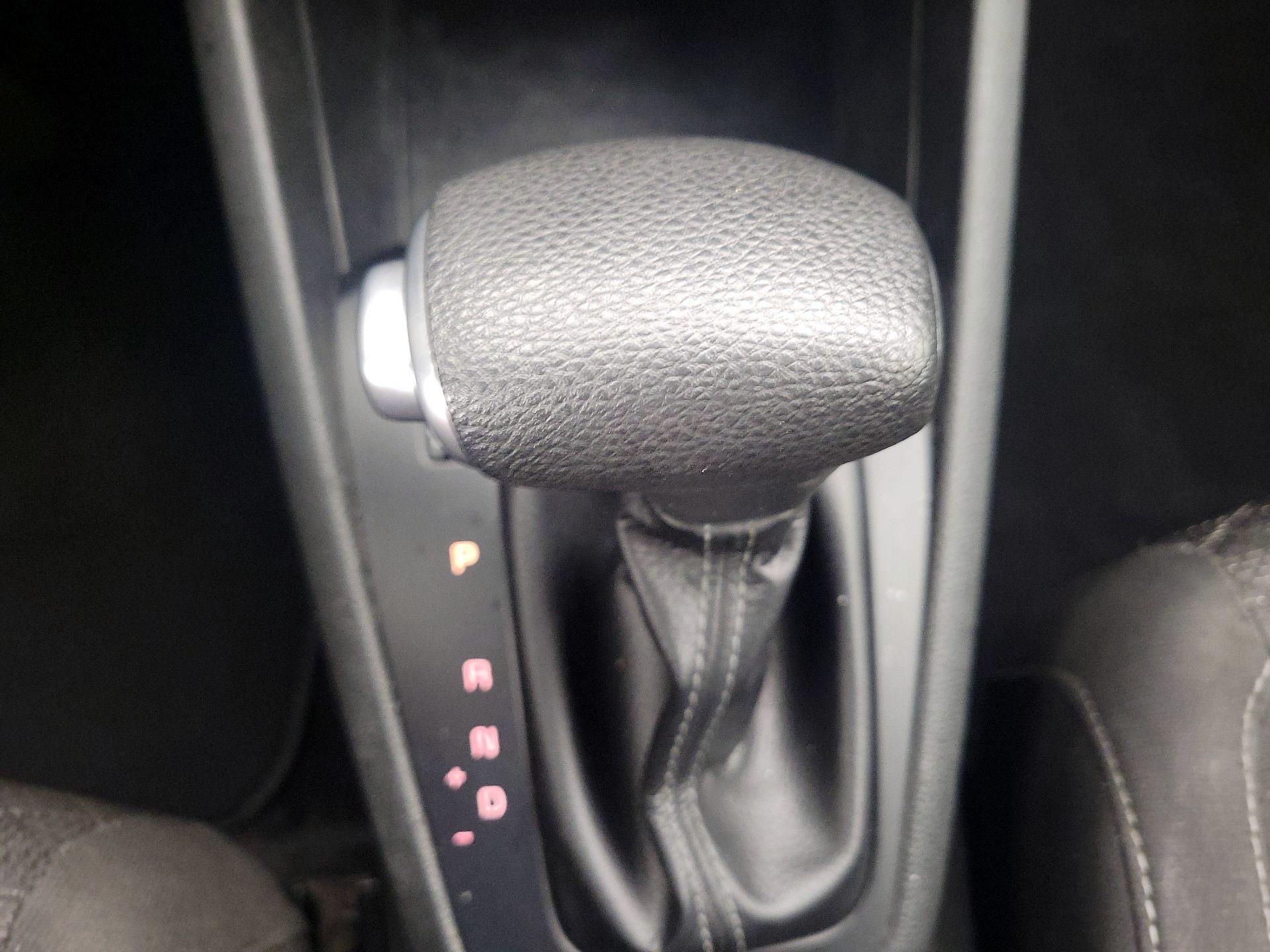 Thumbnail: 2018 Kia Rio - 17