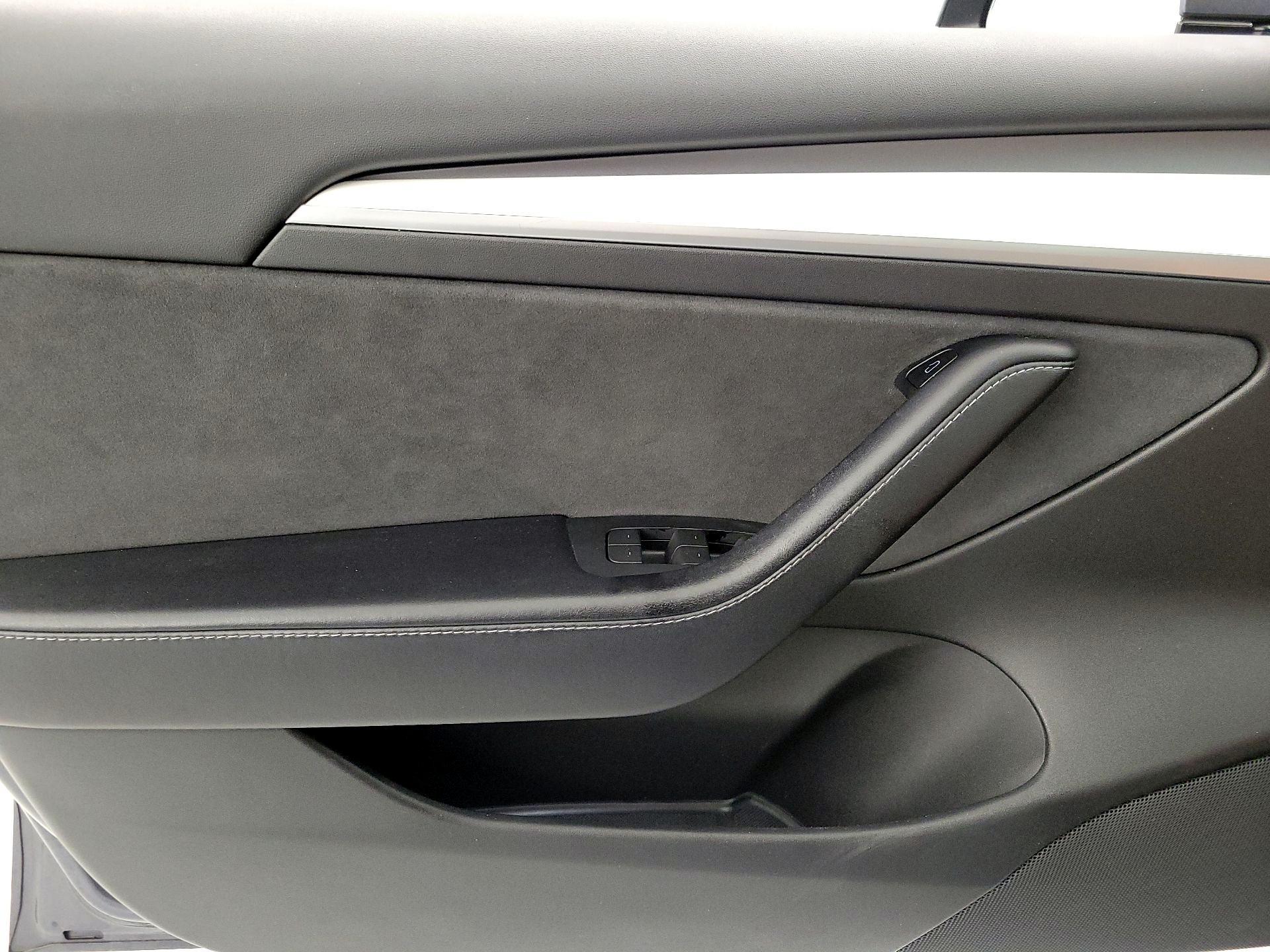 Thumbnail: 2022 Tesla Model 3 - 12