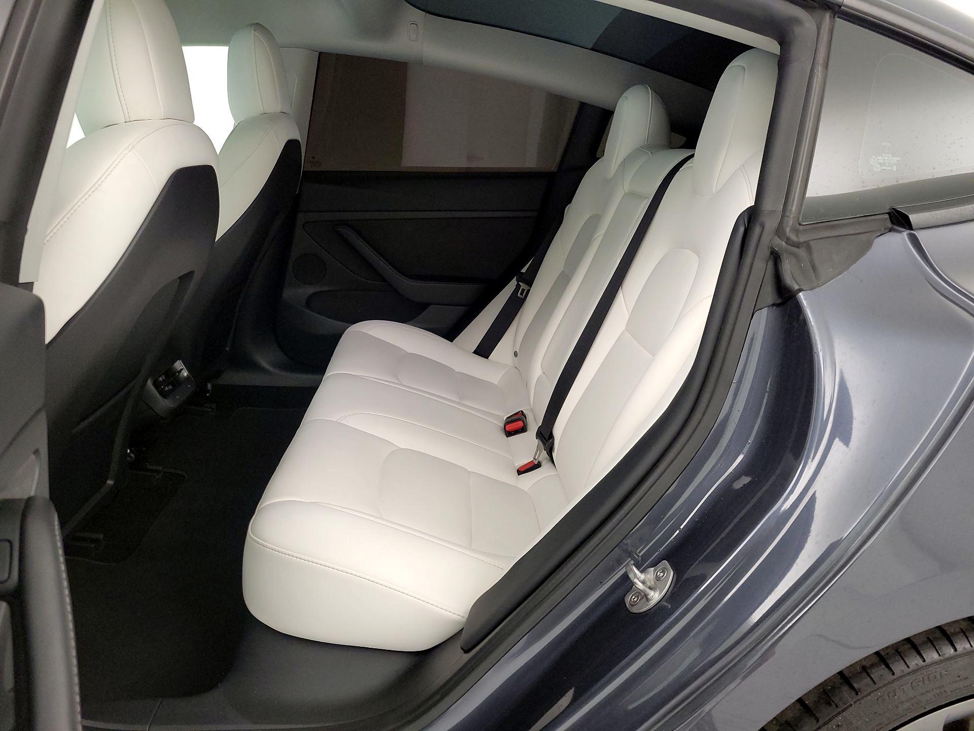 Thumbnail: 2022 Tesla Model 3 - 19