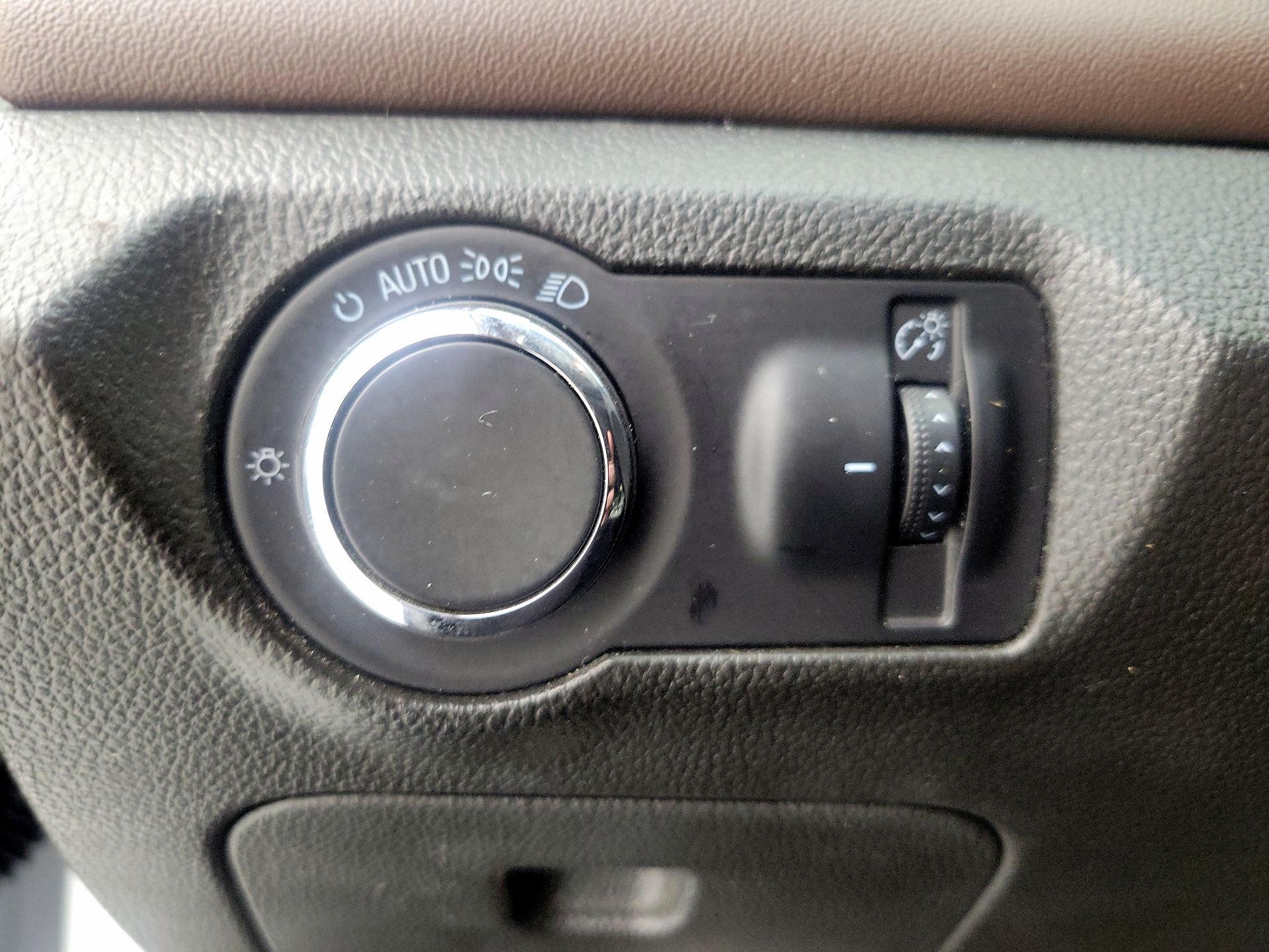 Thumbnail: 2015 Chevrolet Cruze - 13