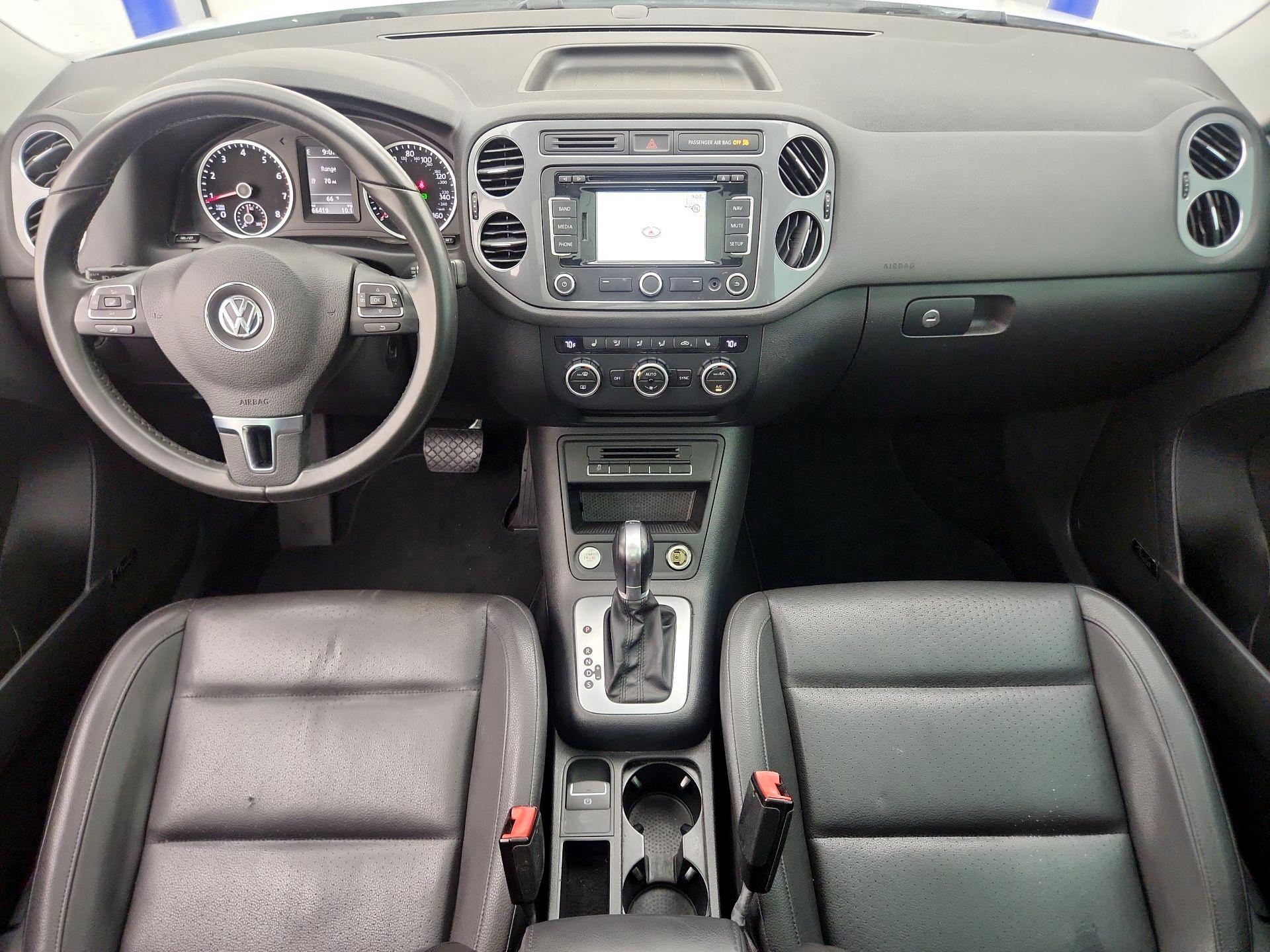 Thumbnail: 2015 Volkswagen Tiguan - 9