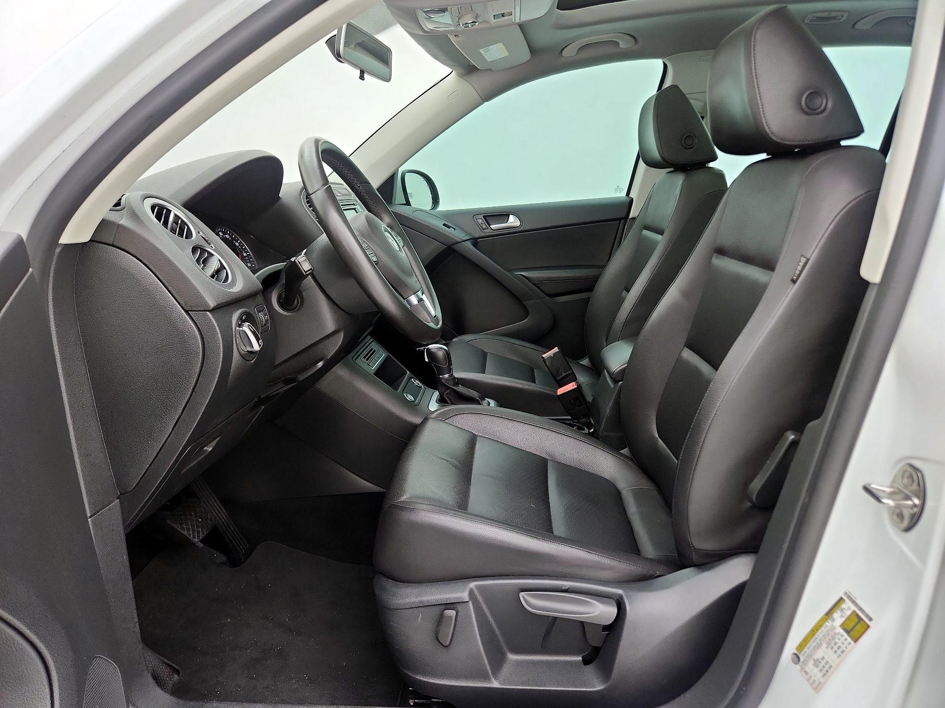 Thumbnail: 2015 Volkswagen Tiguan - 11