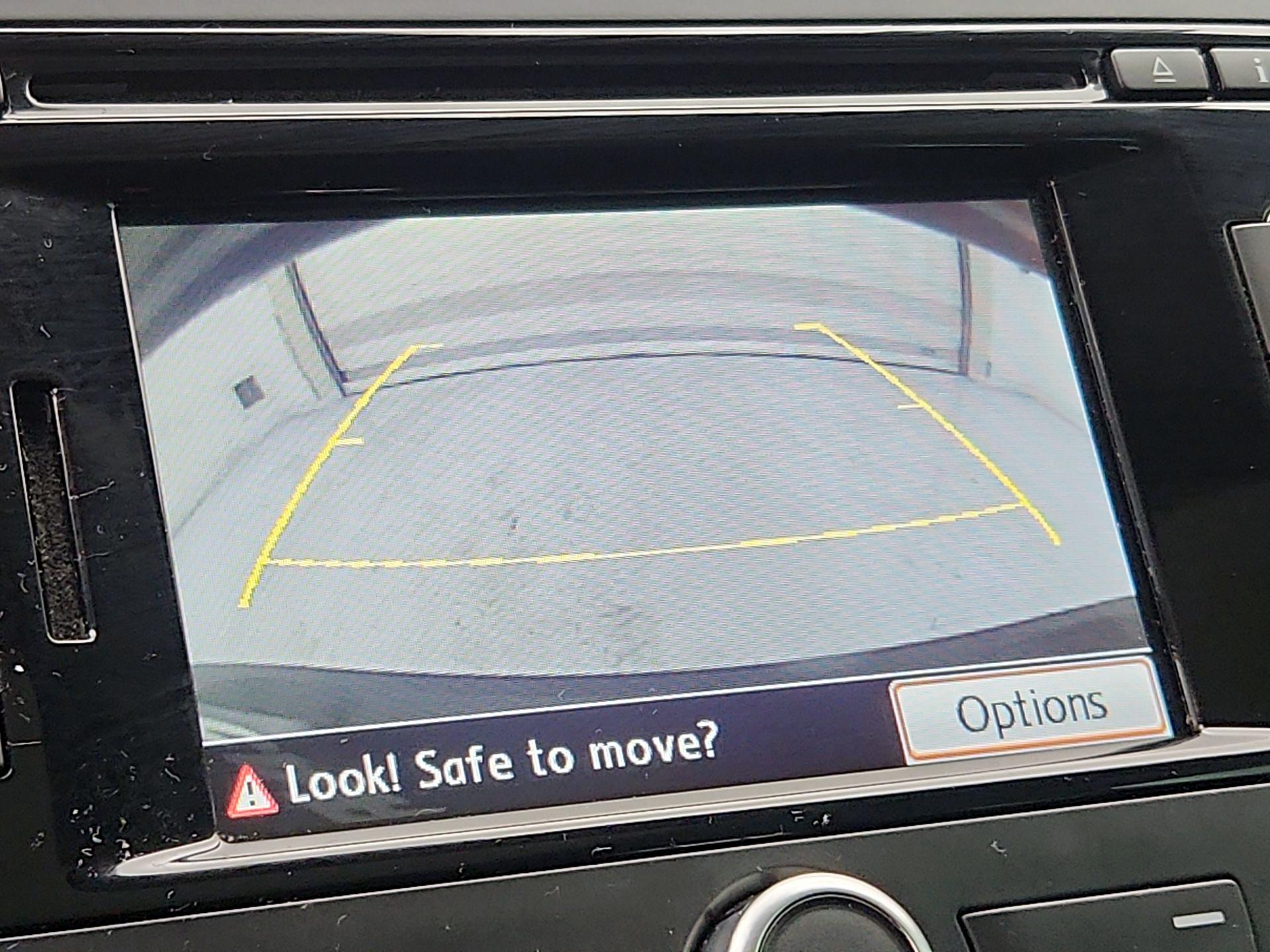 Thumbnail: 2015 Volkswagen Tiguan - 15