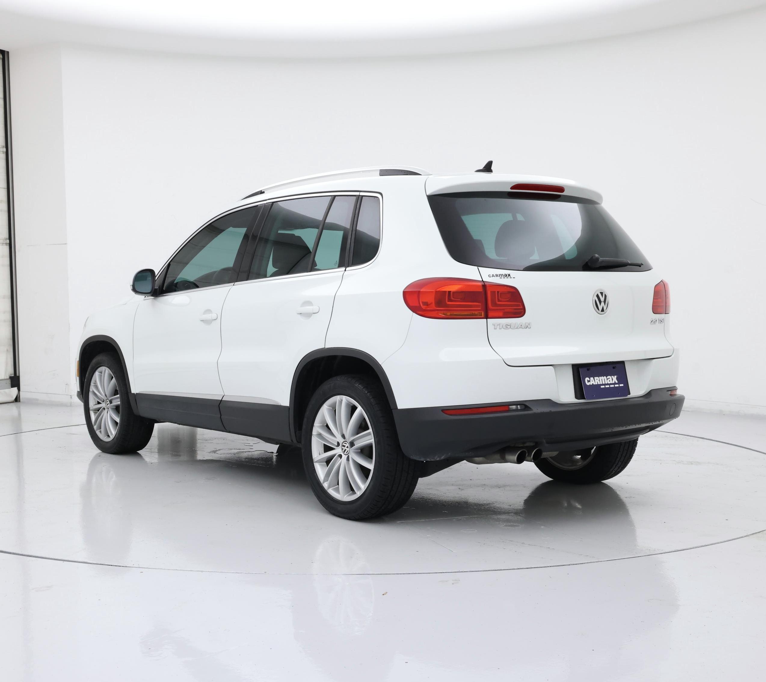 Thumbnail: 2015 Volkswagen Tiguan - 2