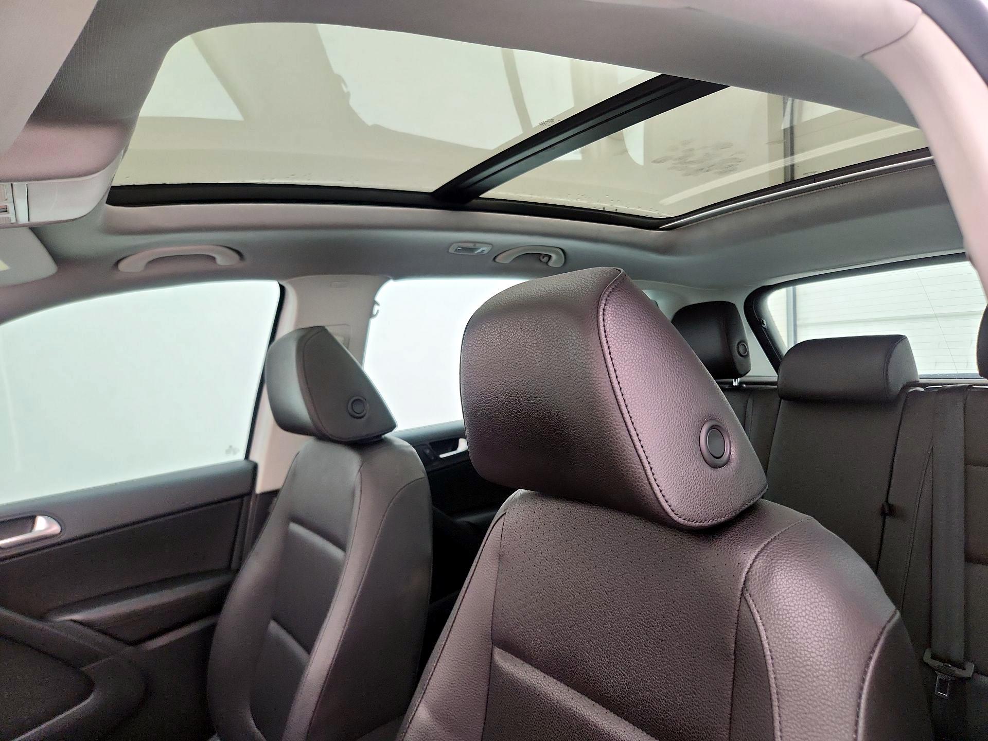 Thumbnail: 2015 Volkswagen Tiguan - 20