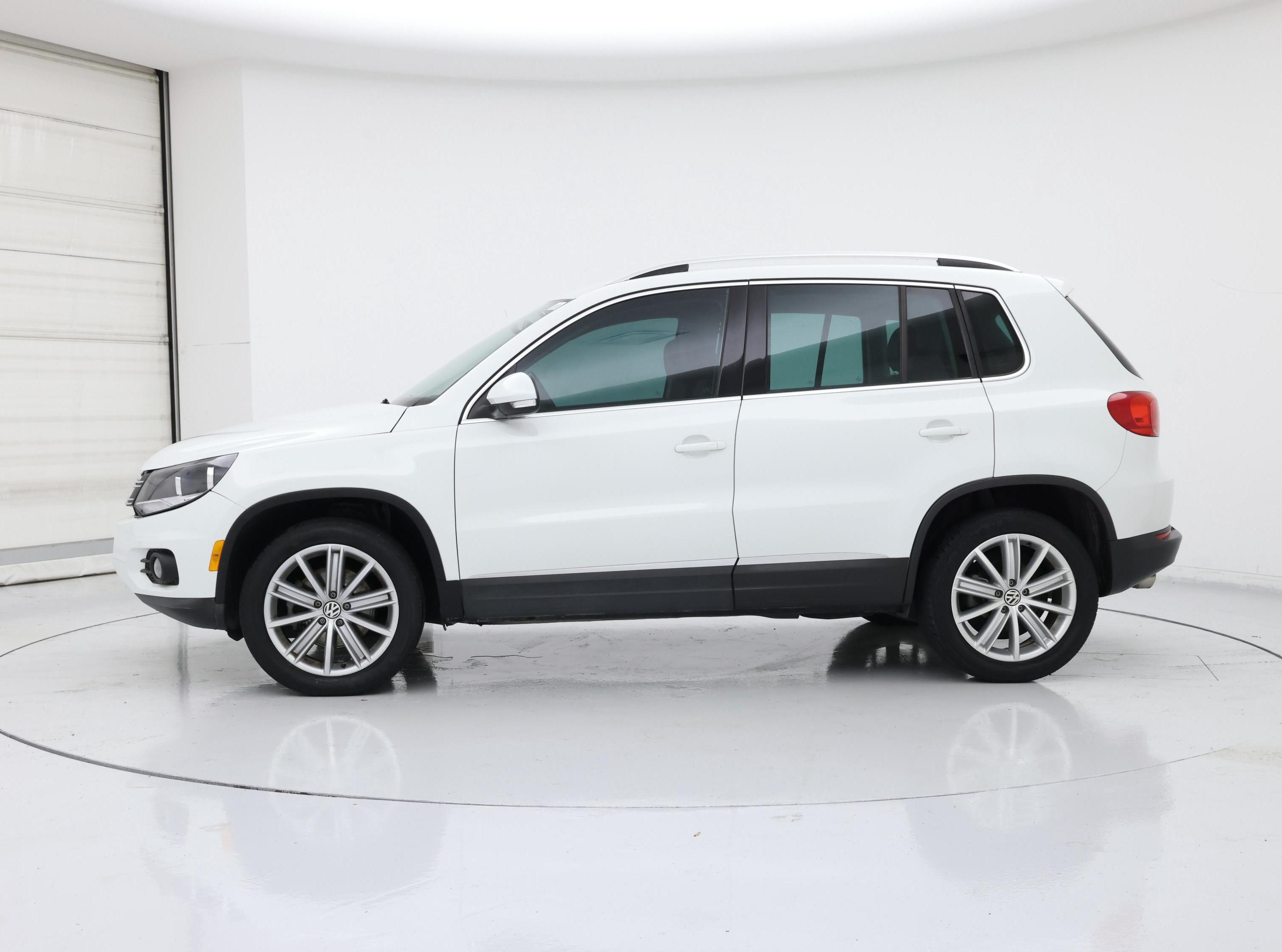 Thumbnail: 2015 Volkswagen Tiguan - 3