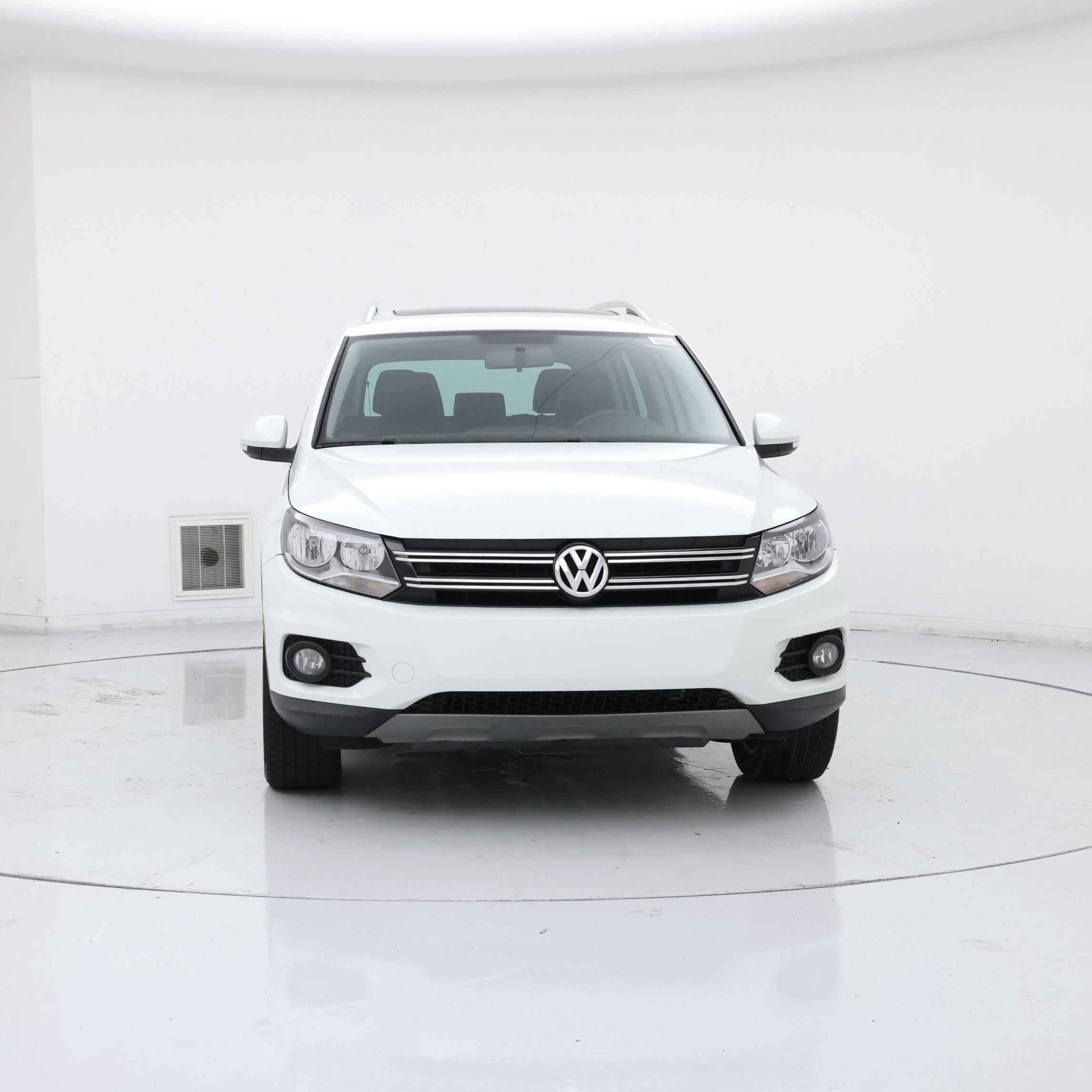 Thumbnail: 2015 Volkswagen Tiguan - 5