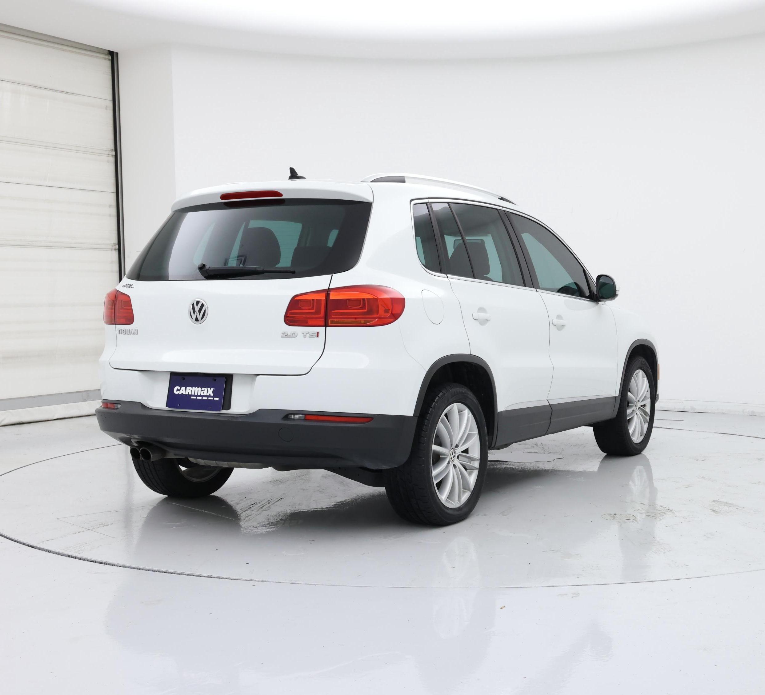 Thumbnail: 2015 Volkswagen Tiguan - 8