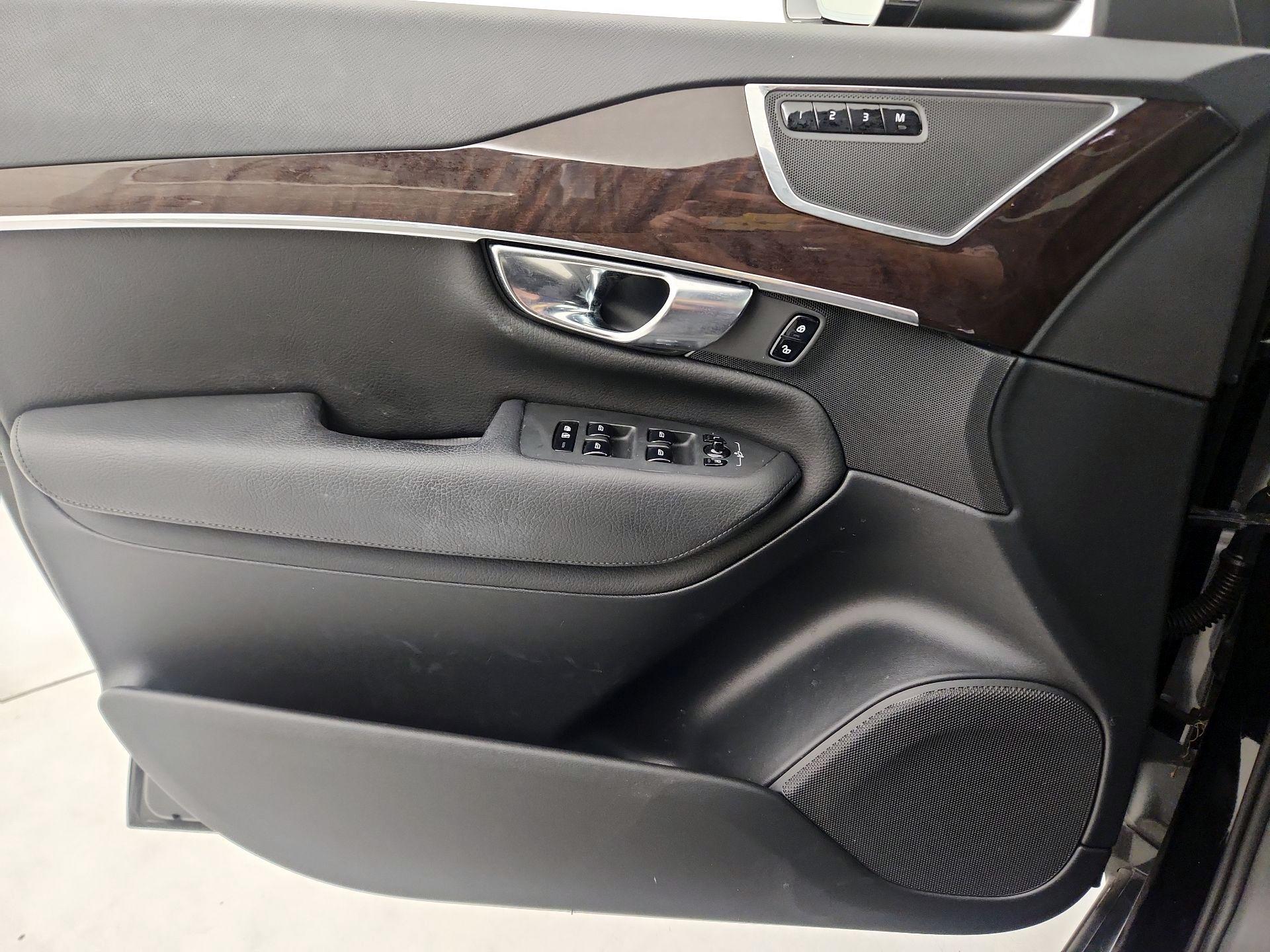 Thumbnail: 2019 Volvo XC90 - 12