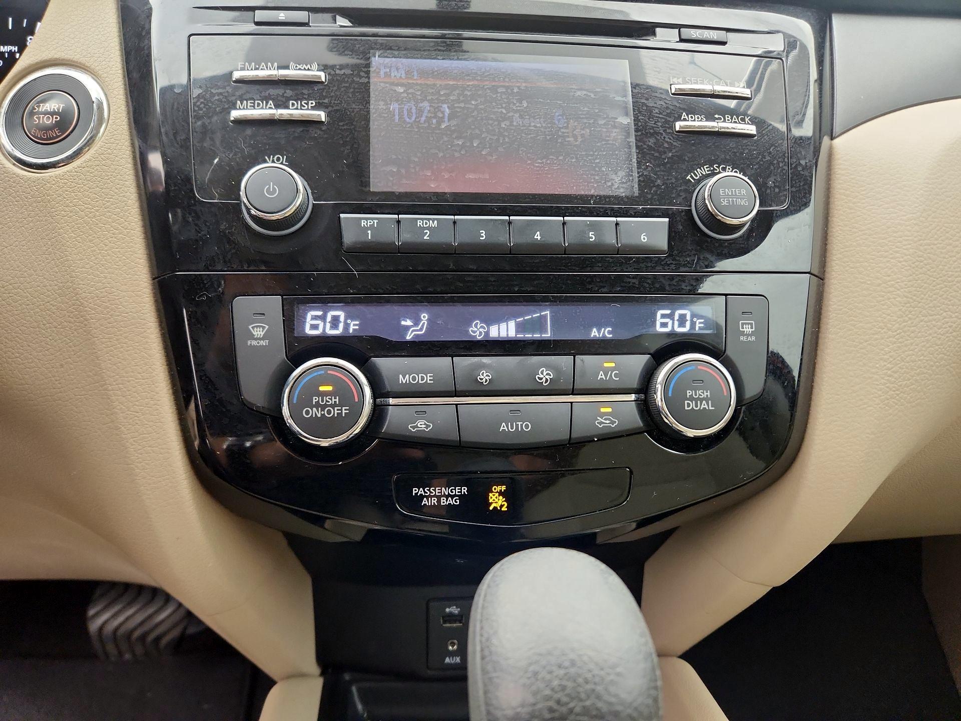 Thumbnail: 2016 Nissan Rogue - 16