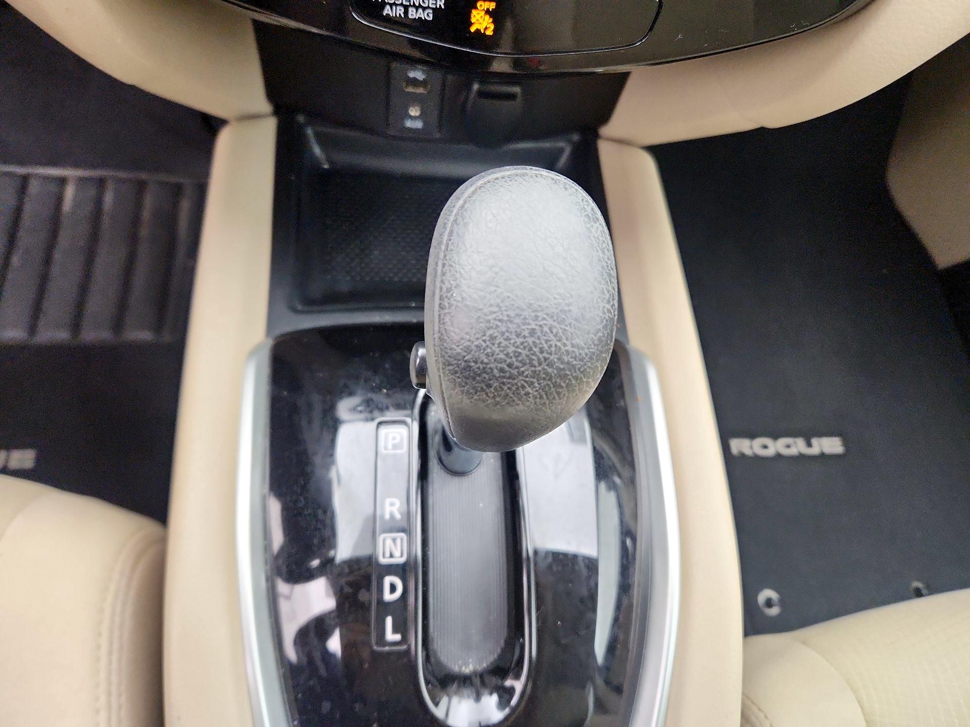 Thumbnail: 2016 Nissan Rogue - 17