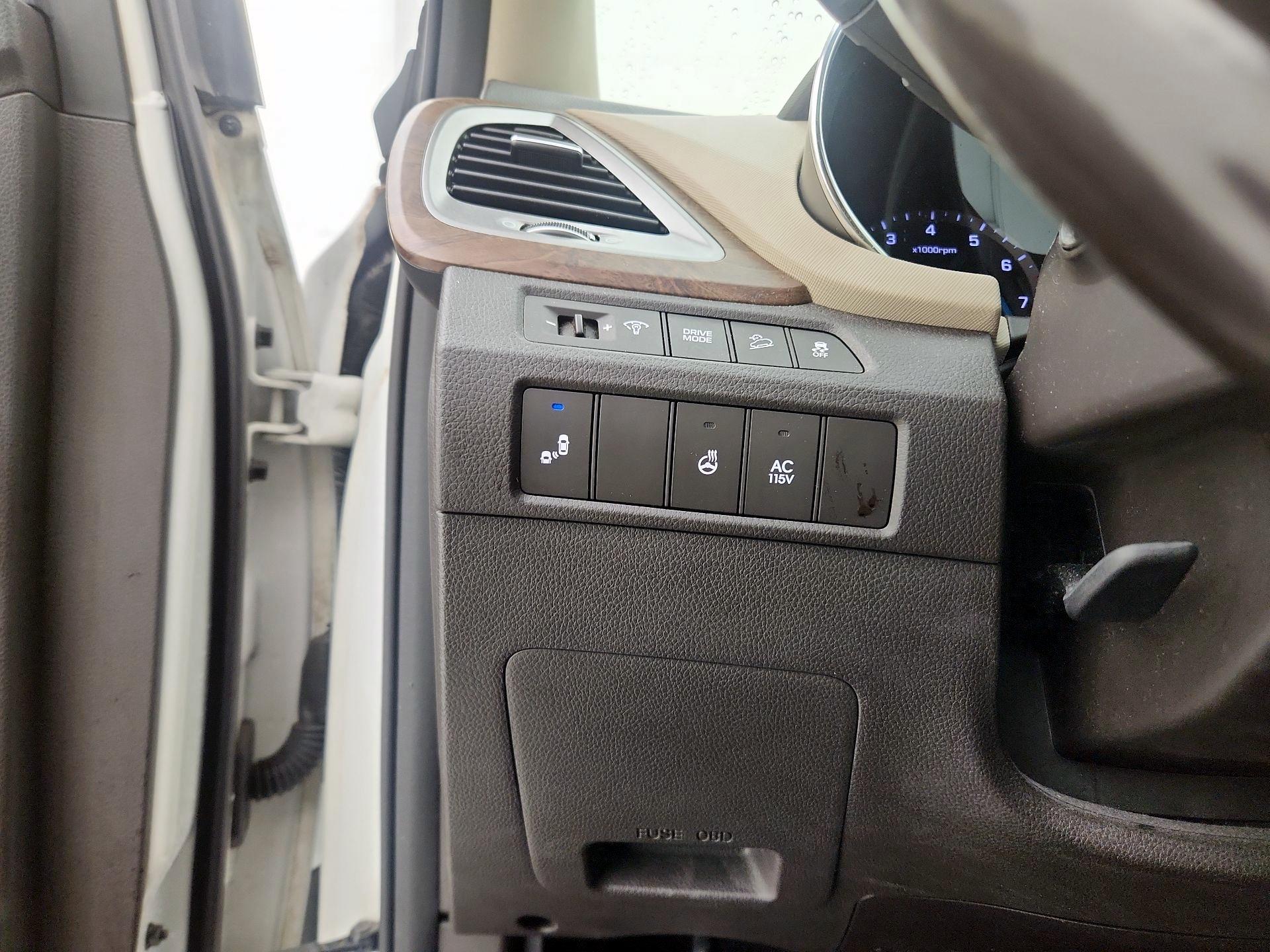 Thumbnail: 2017 Hyundai Santa Fe - 13