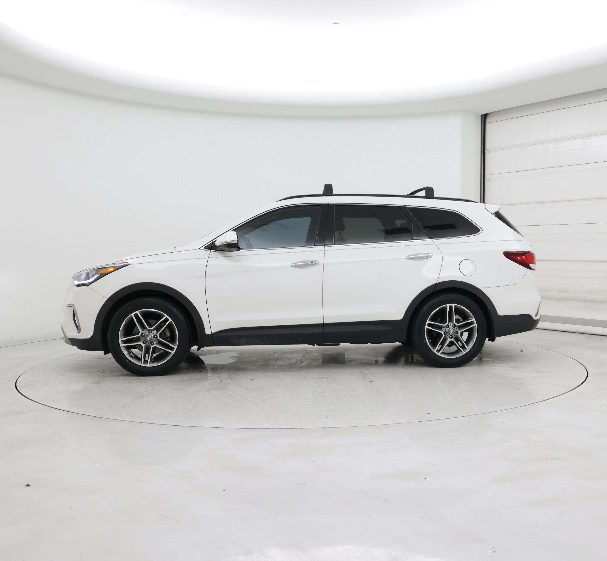 Thumbnail: 2017 Hyundai Santa Fe - 3