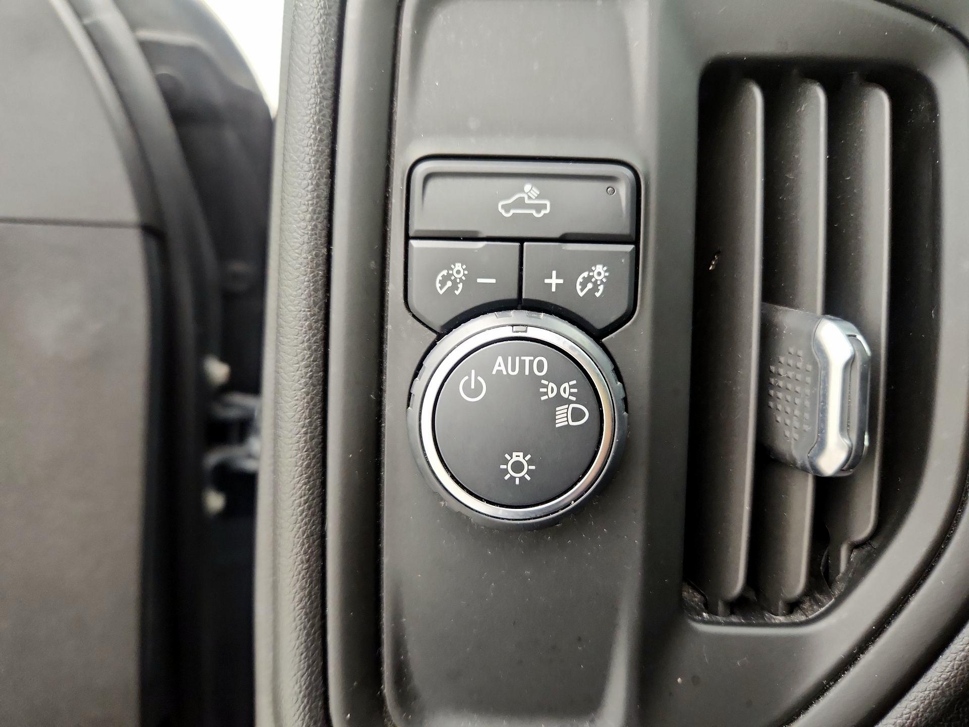 Thumbnail: 2021 Chevrolet Silverado 1500 - 13