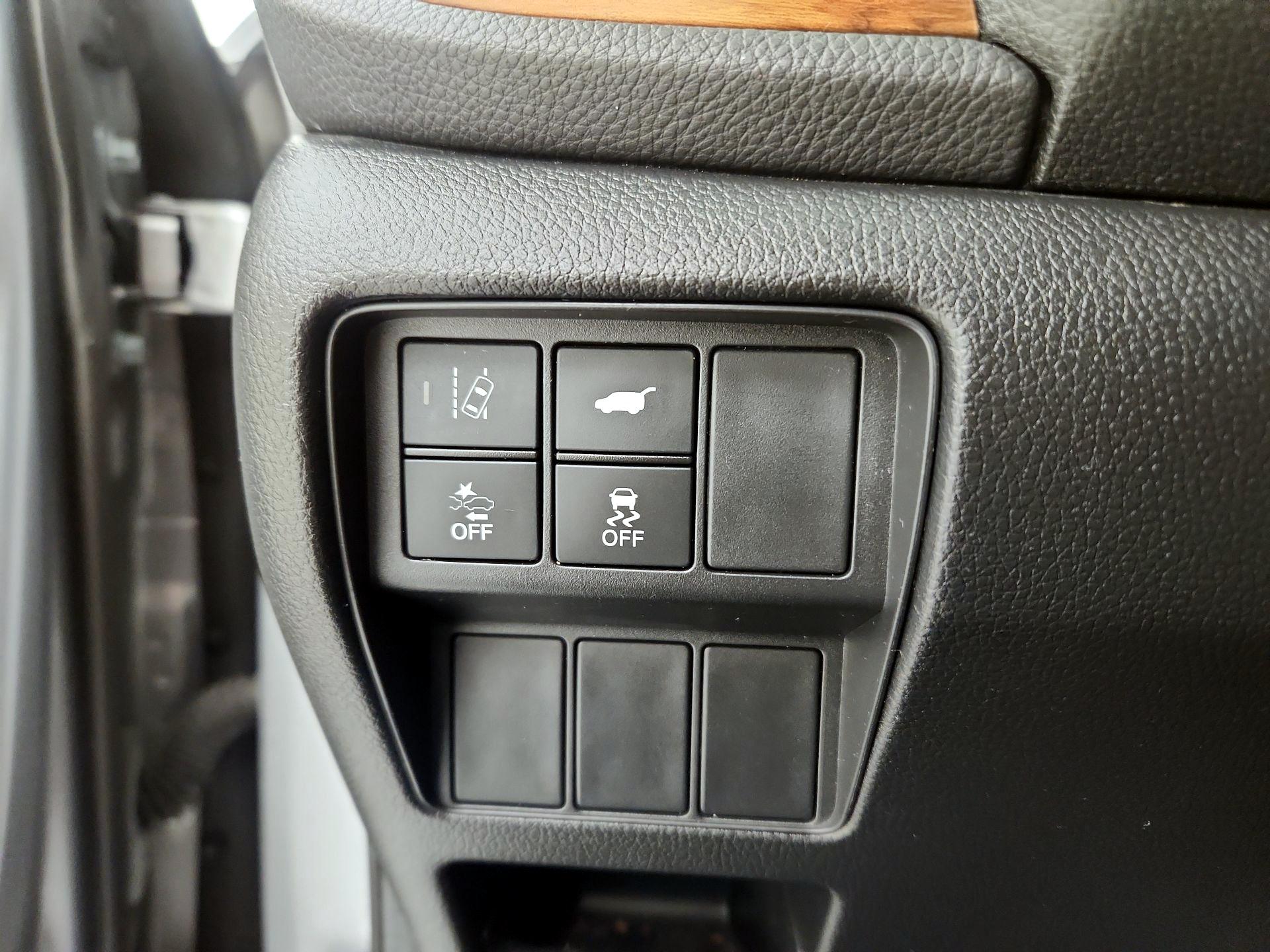 Thumbnail: 2017 Honda CR-V - 13