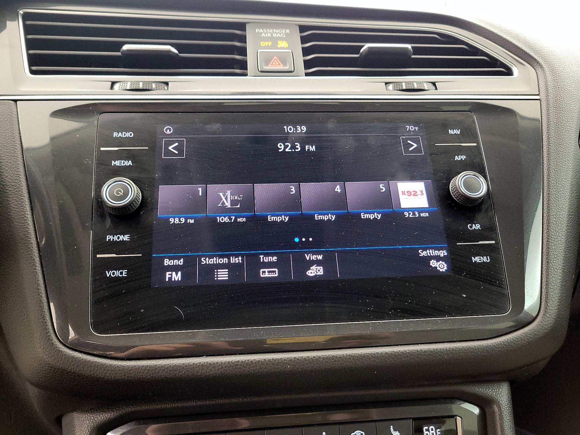 Thumbnail: 2018 Volkswagen Tiguan - 16