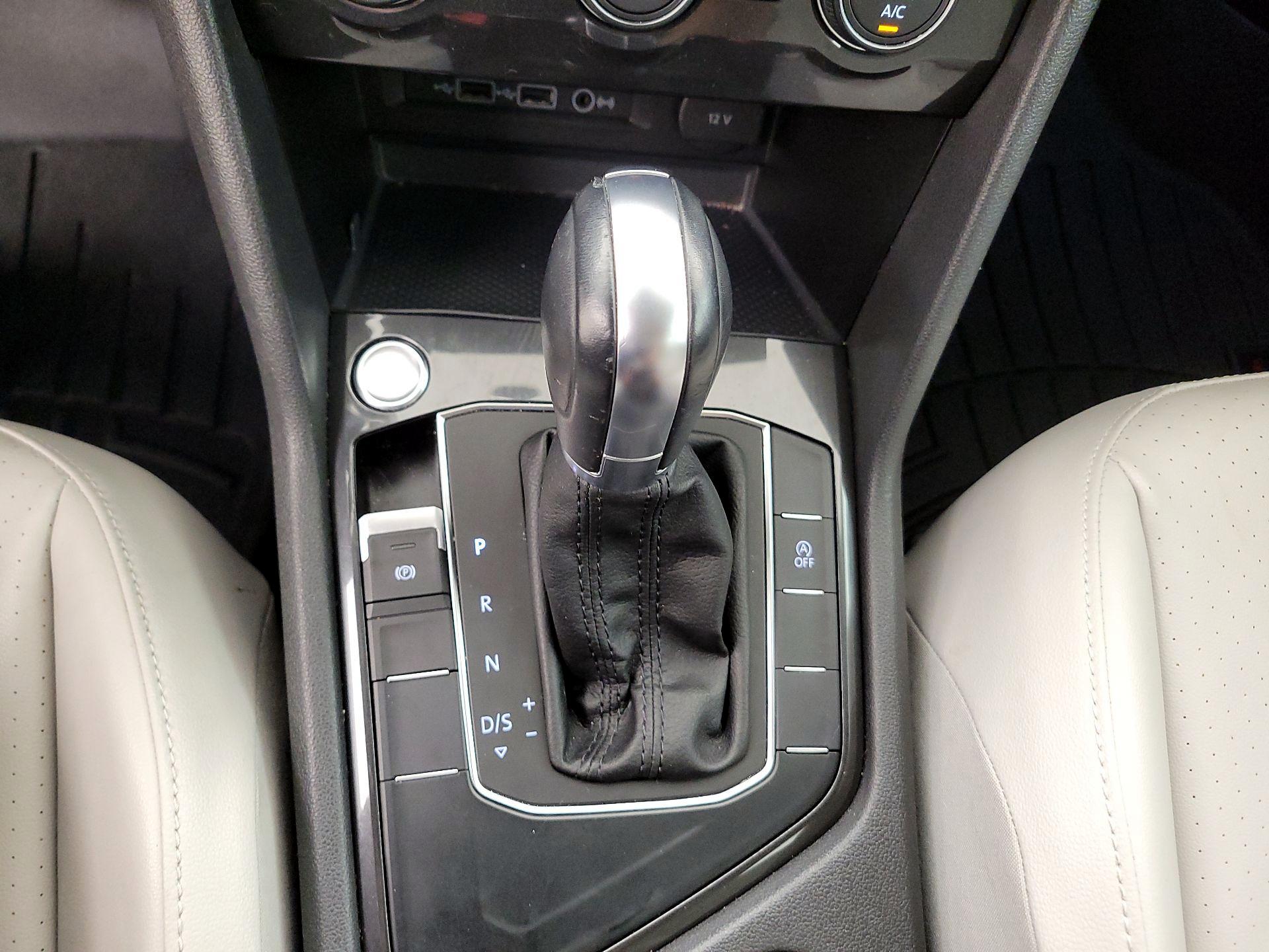 Thumbnail: 2018 Volkswagen Tiguan - 18