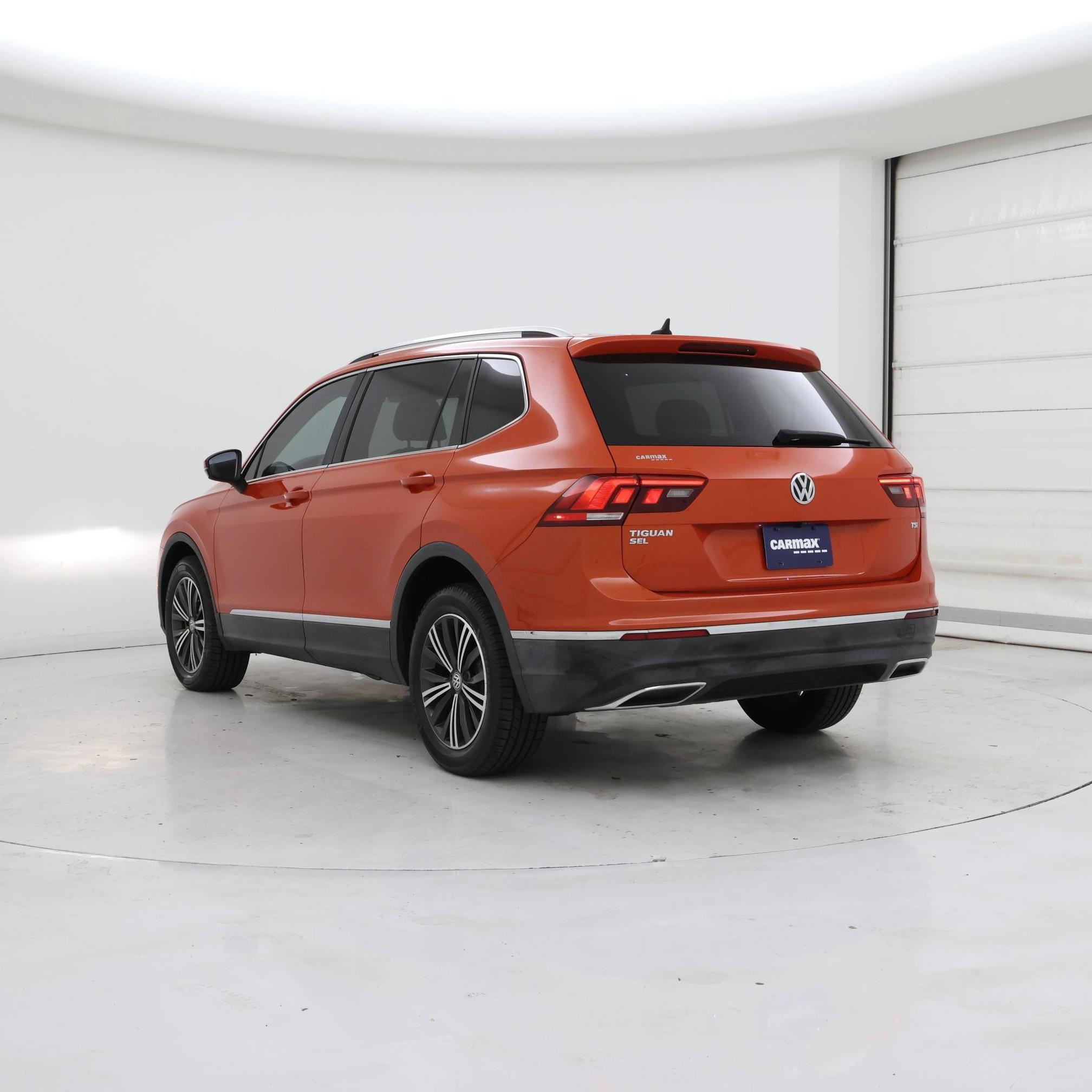 Thumbnail: 2018 Volkswagen Tiguan - 2