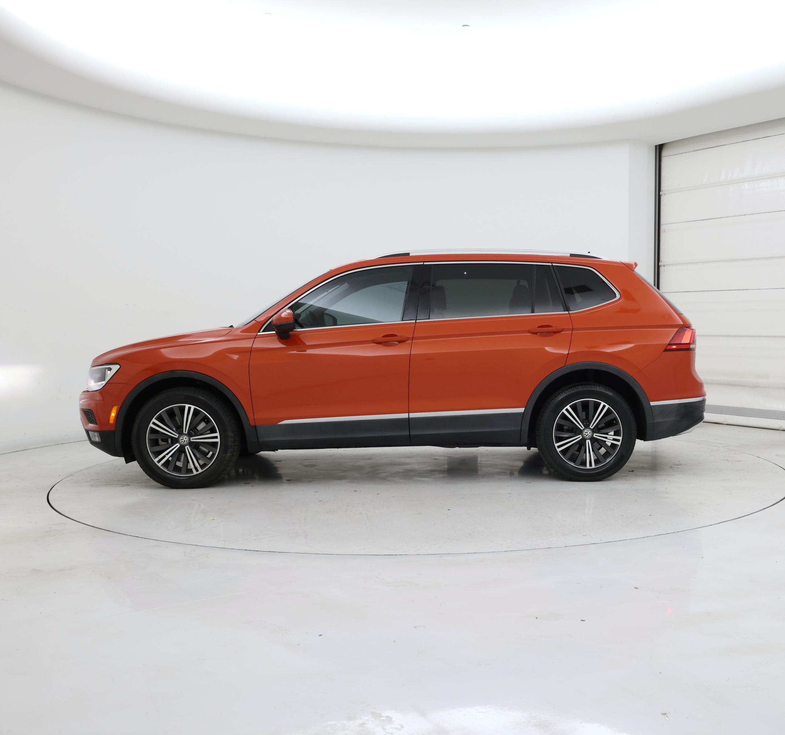 Thumbnail: 2018 Volkswagen Tiguan - 3