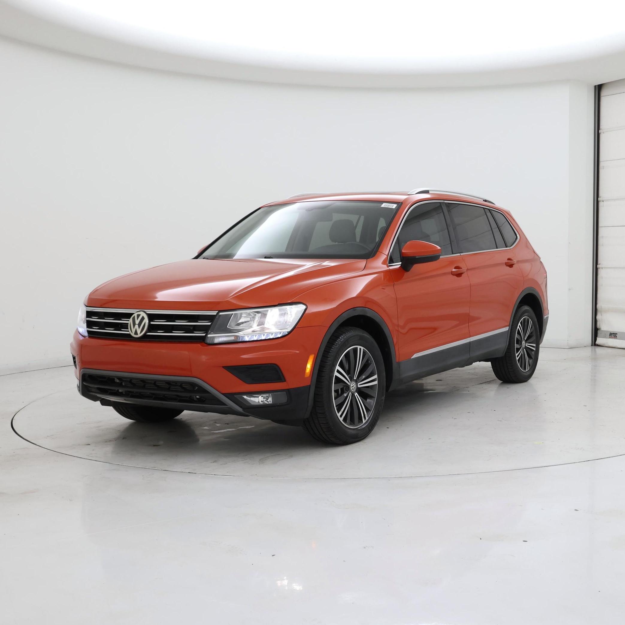 Thumbnail: 2018 Volkswagen Tiguan - 4