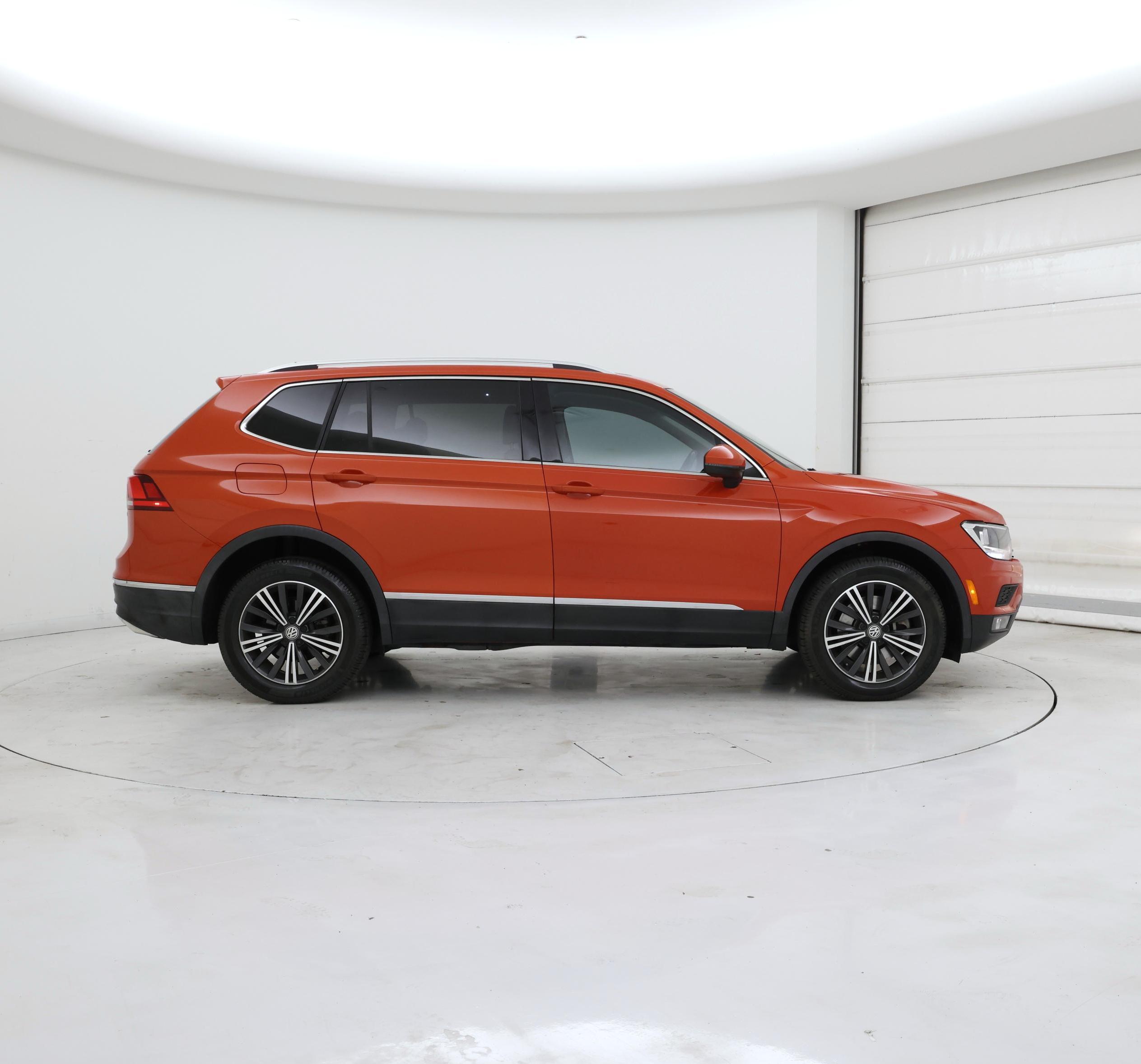 Thumbnail: 2018 Volkswagen Tiguan - 7