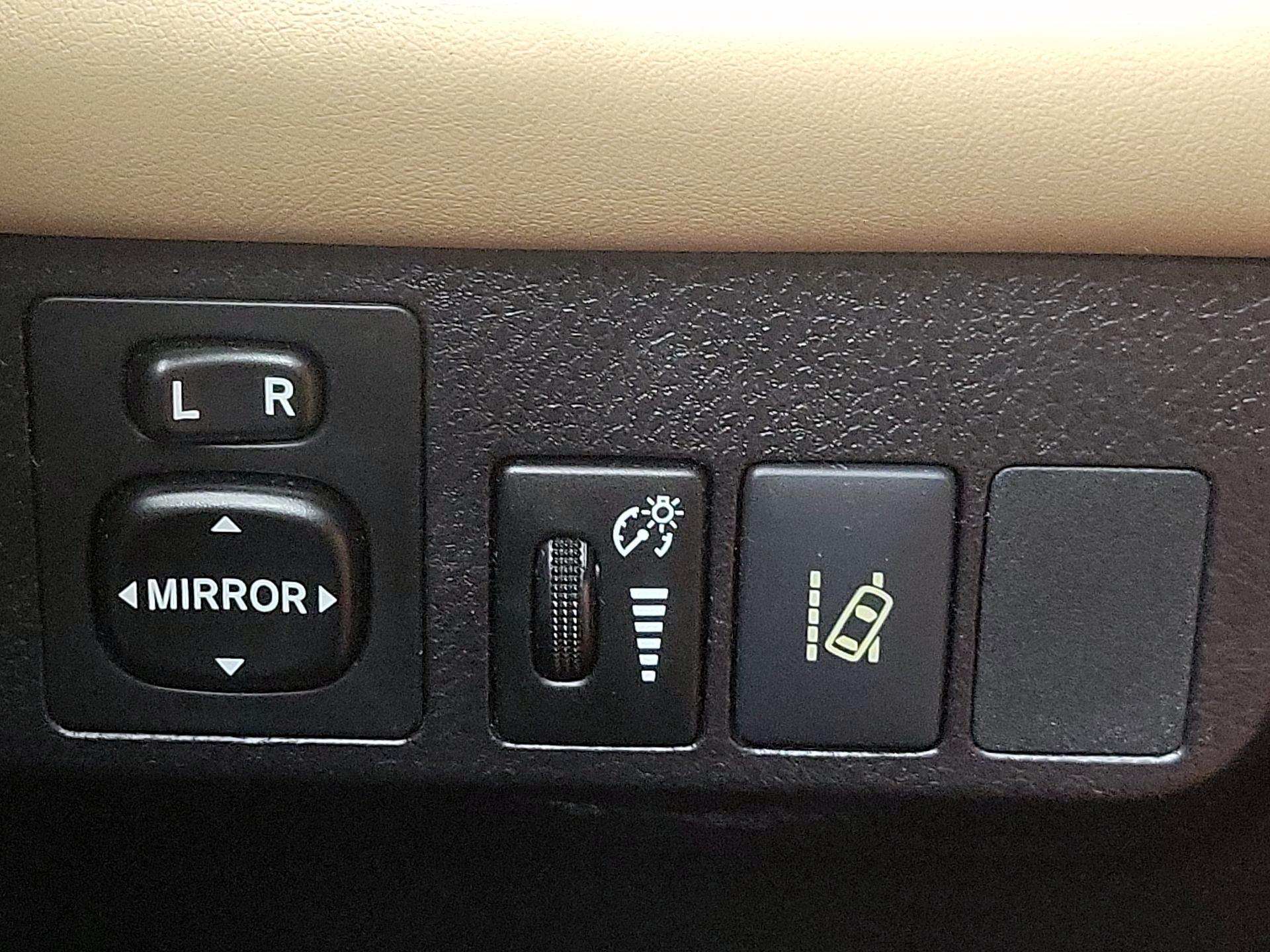 Thumbnail: 2017 Toyota RAV4 - 13