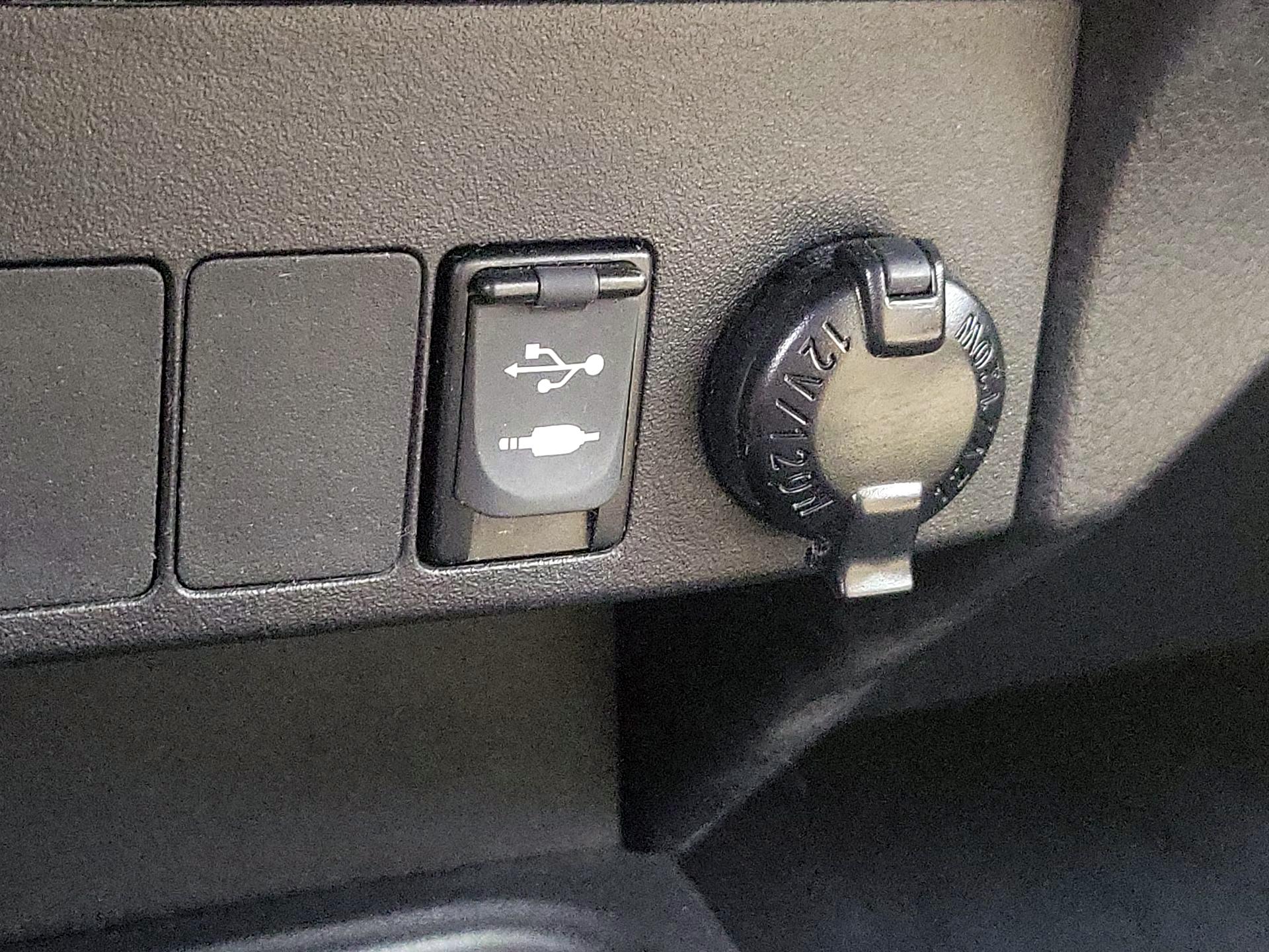 Thumbnail: 2017 Toyota RAV4 - 18