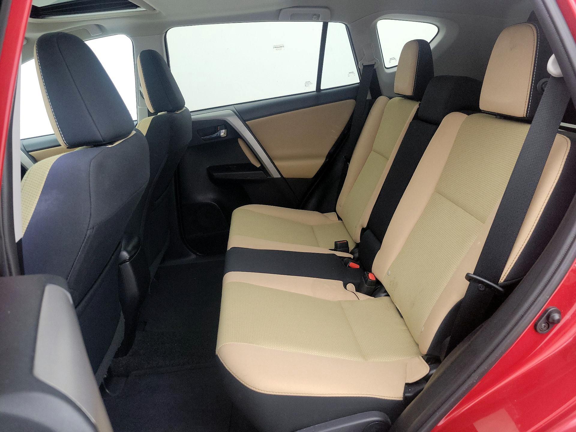 Thumbnail: 2017 Toyota RAV4 - 20